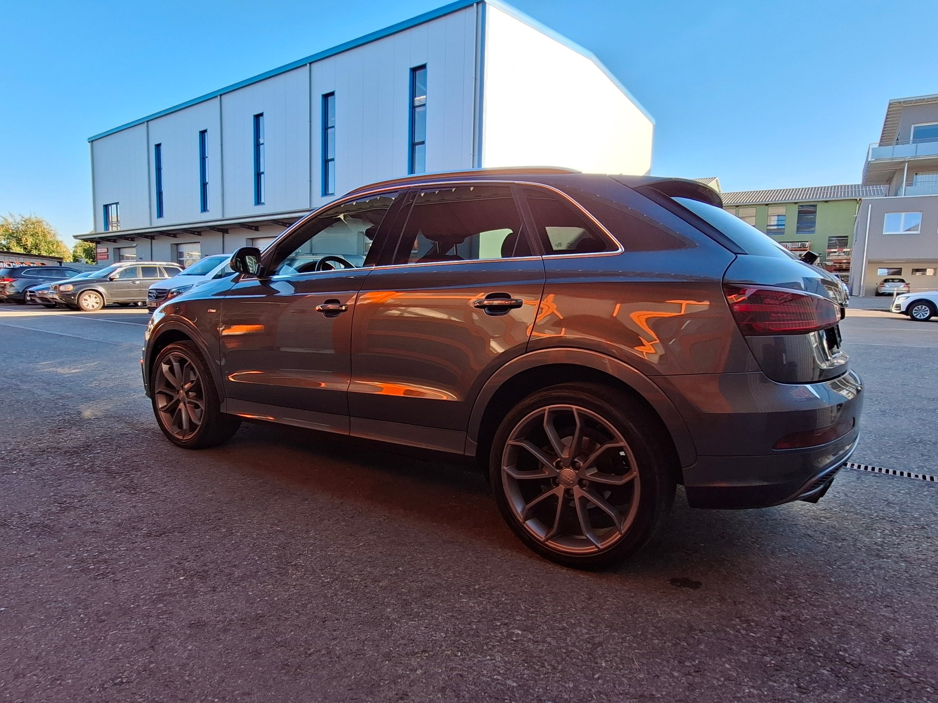 AUDI Q3 2.0 TDI quattro S-tronic-image-9
