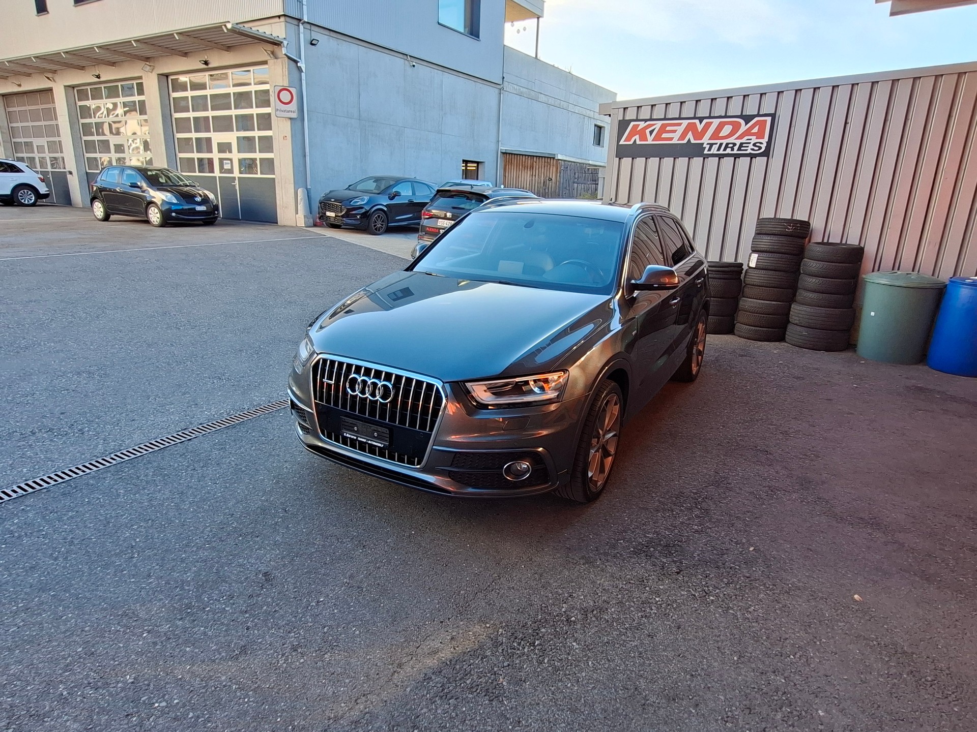 AUDI Q3 2.0 TDI quattro S-tronic-image-0