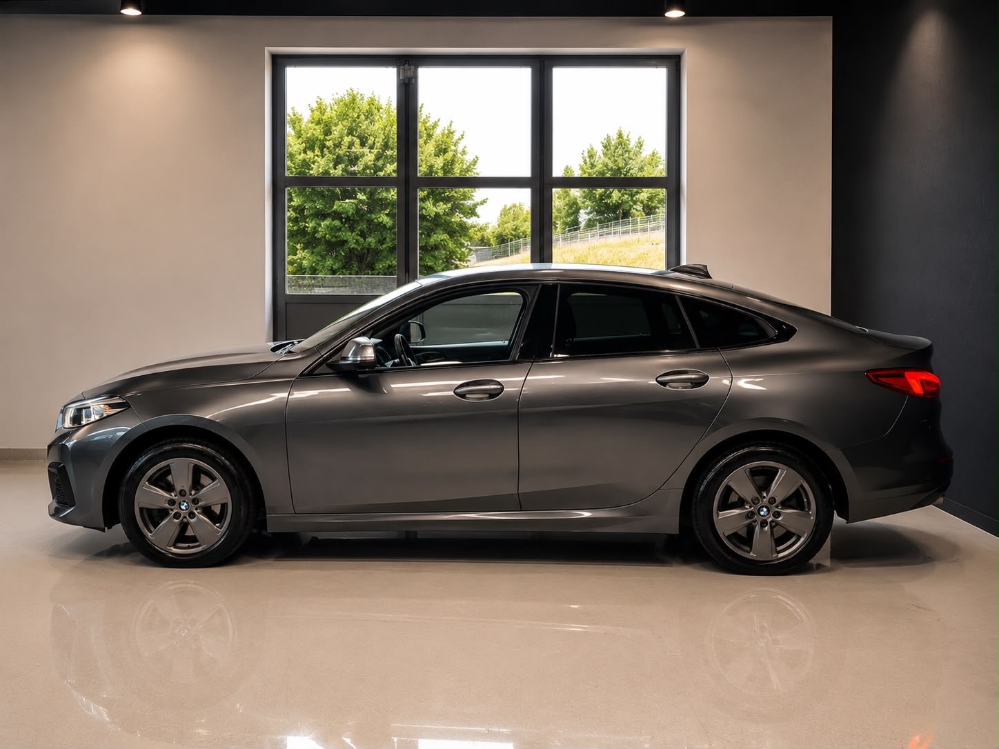 BMW 216 Active Tourer-image-8