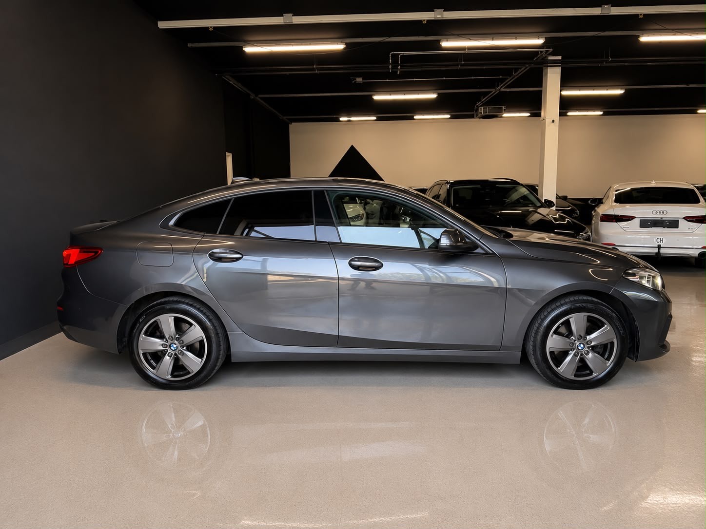 BMW 216 Active Tourer-image-7