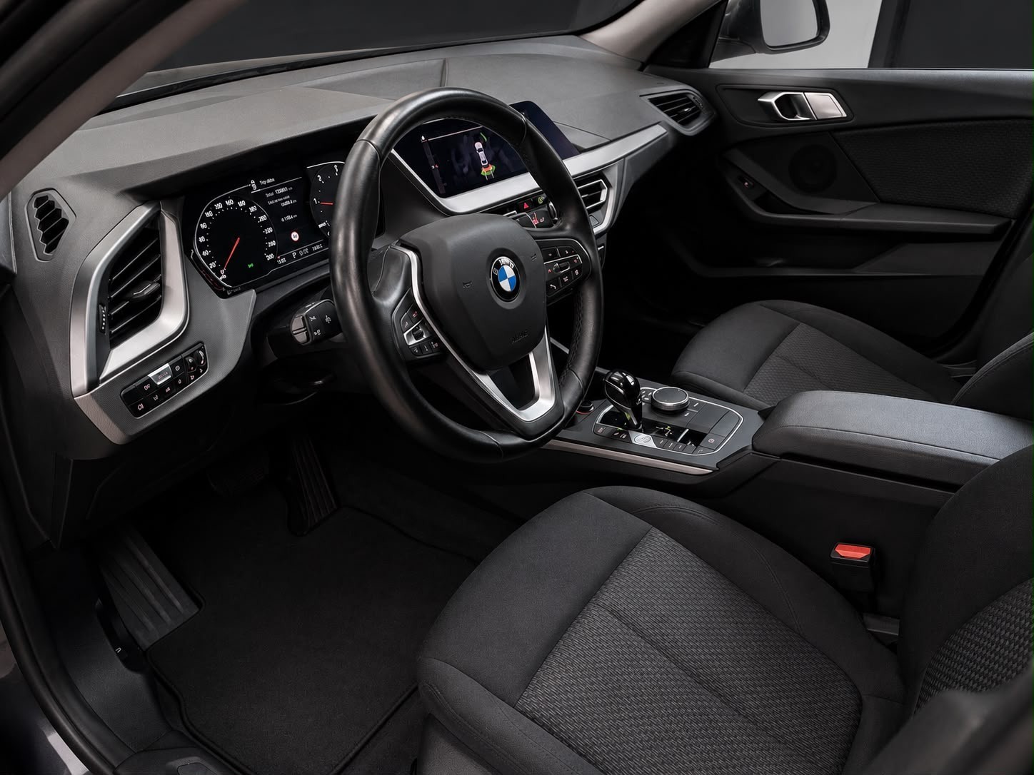 BMW 216 Active Tourer-image-12