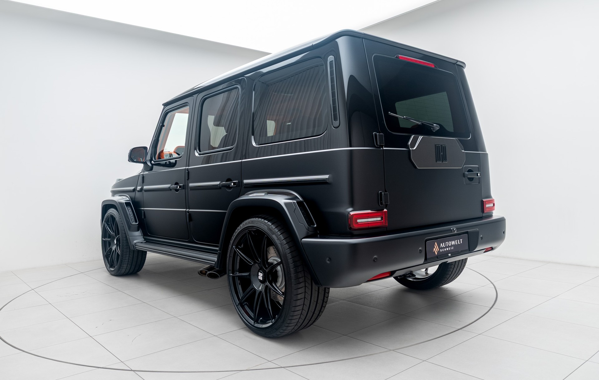 MERCEDES-BENZ HOF H65-showroom-element-2