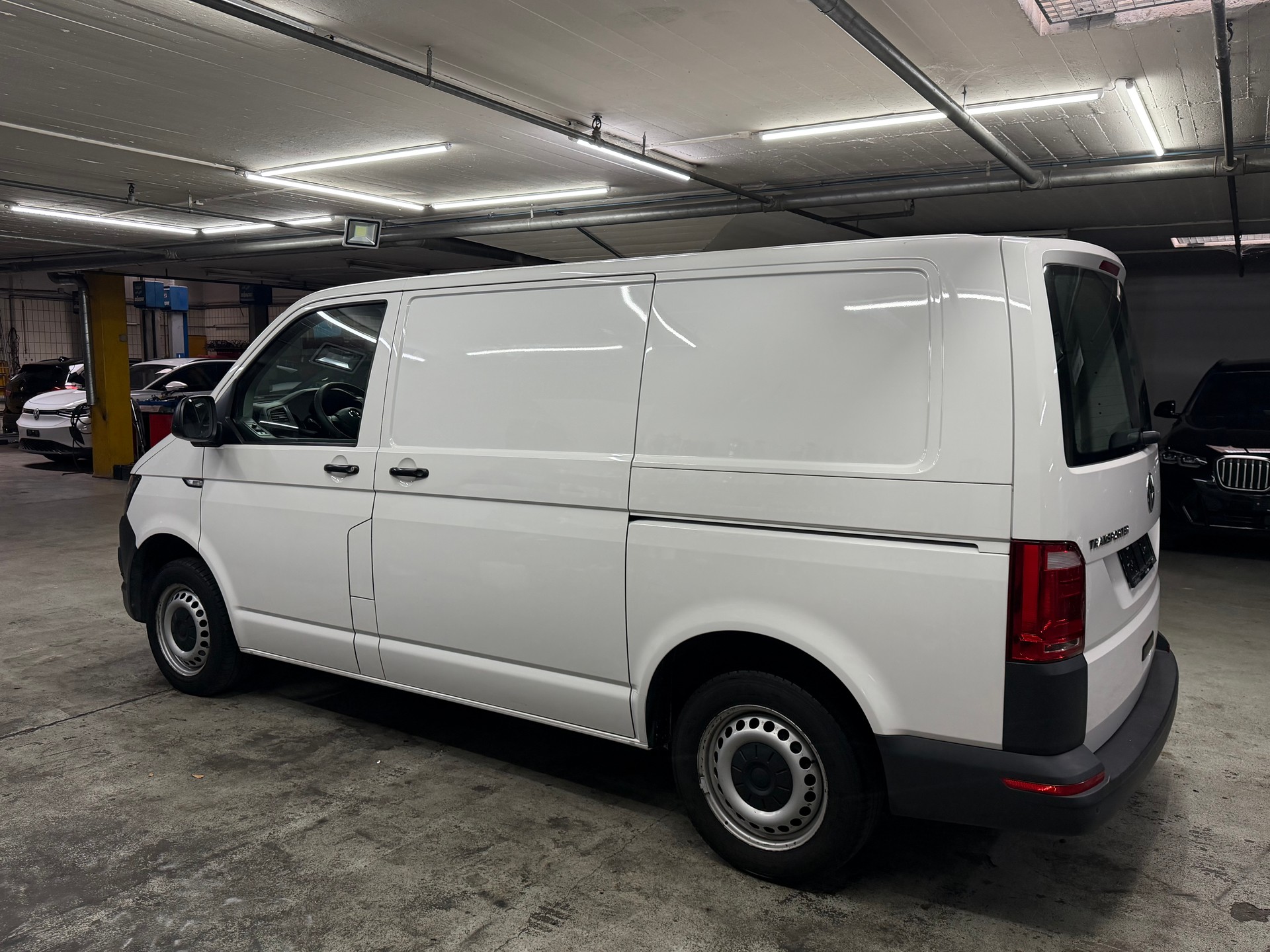 VW T6 2.0 TDI Entry-image-4