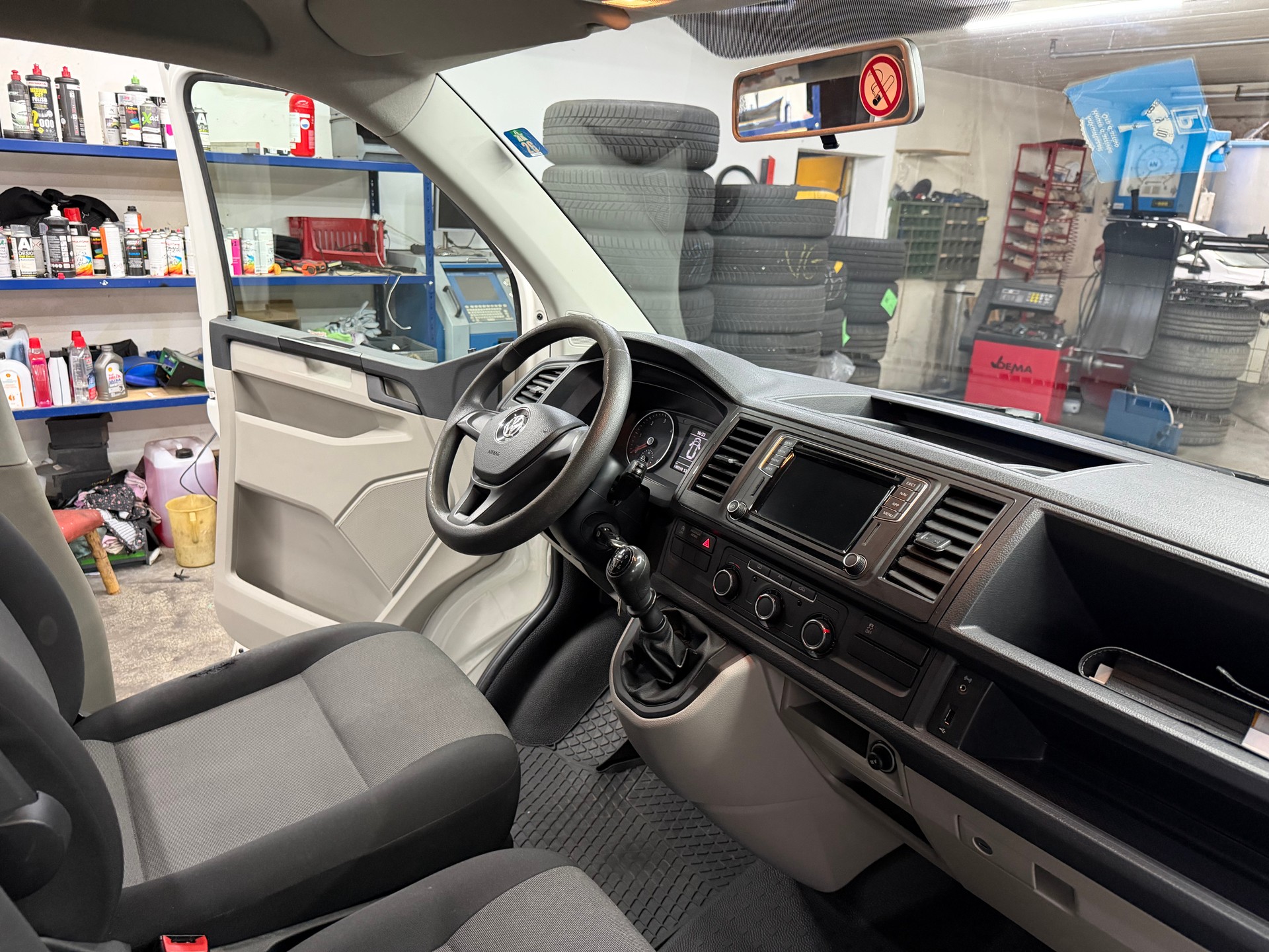 VW T6 2.0 TDI Entry-image-10