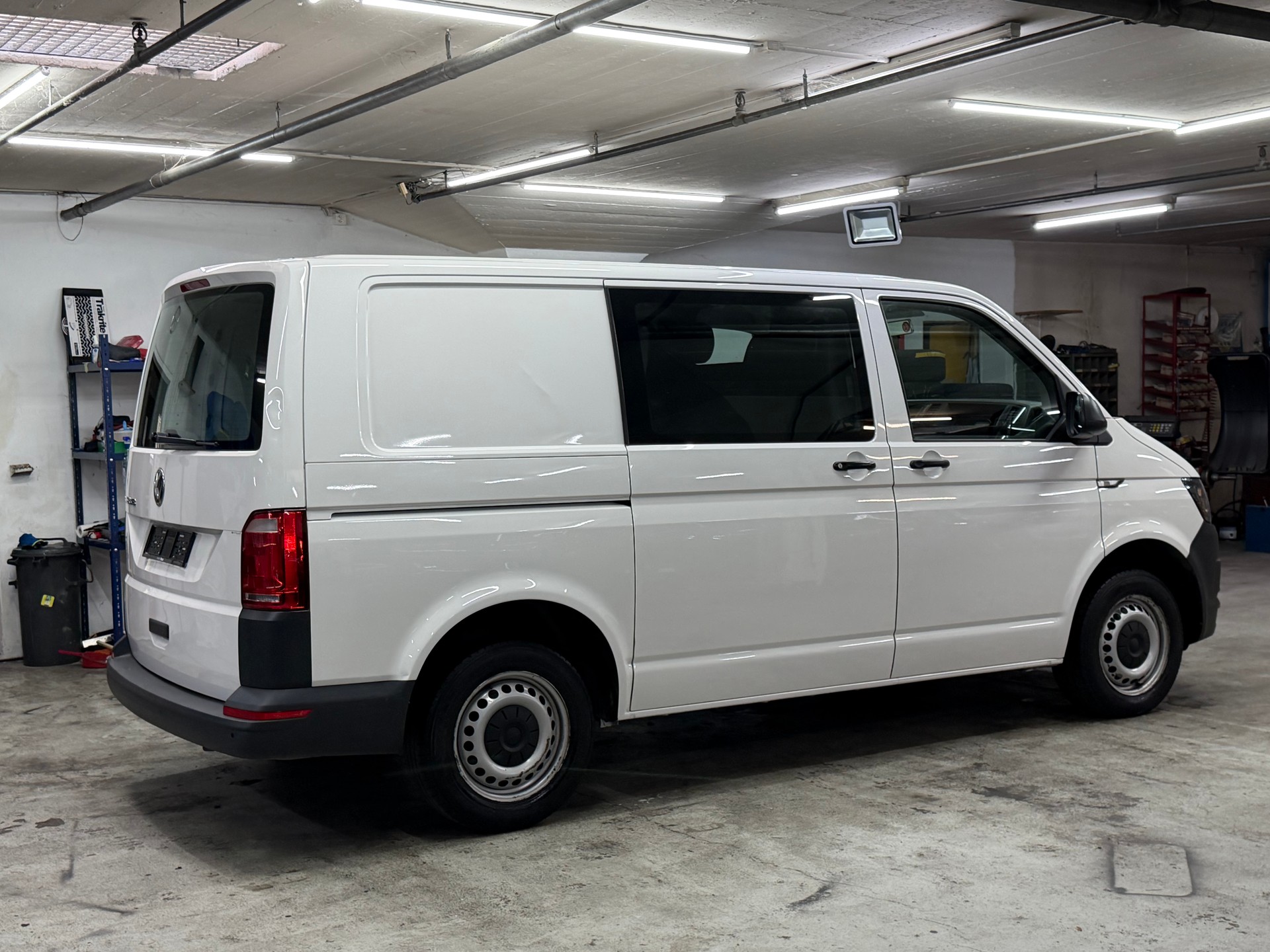 VW T6 2.0 TDI Entry-image-2