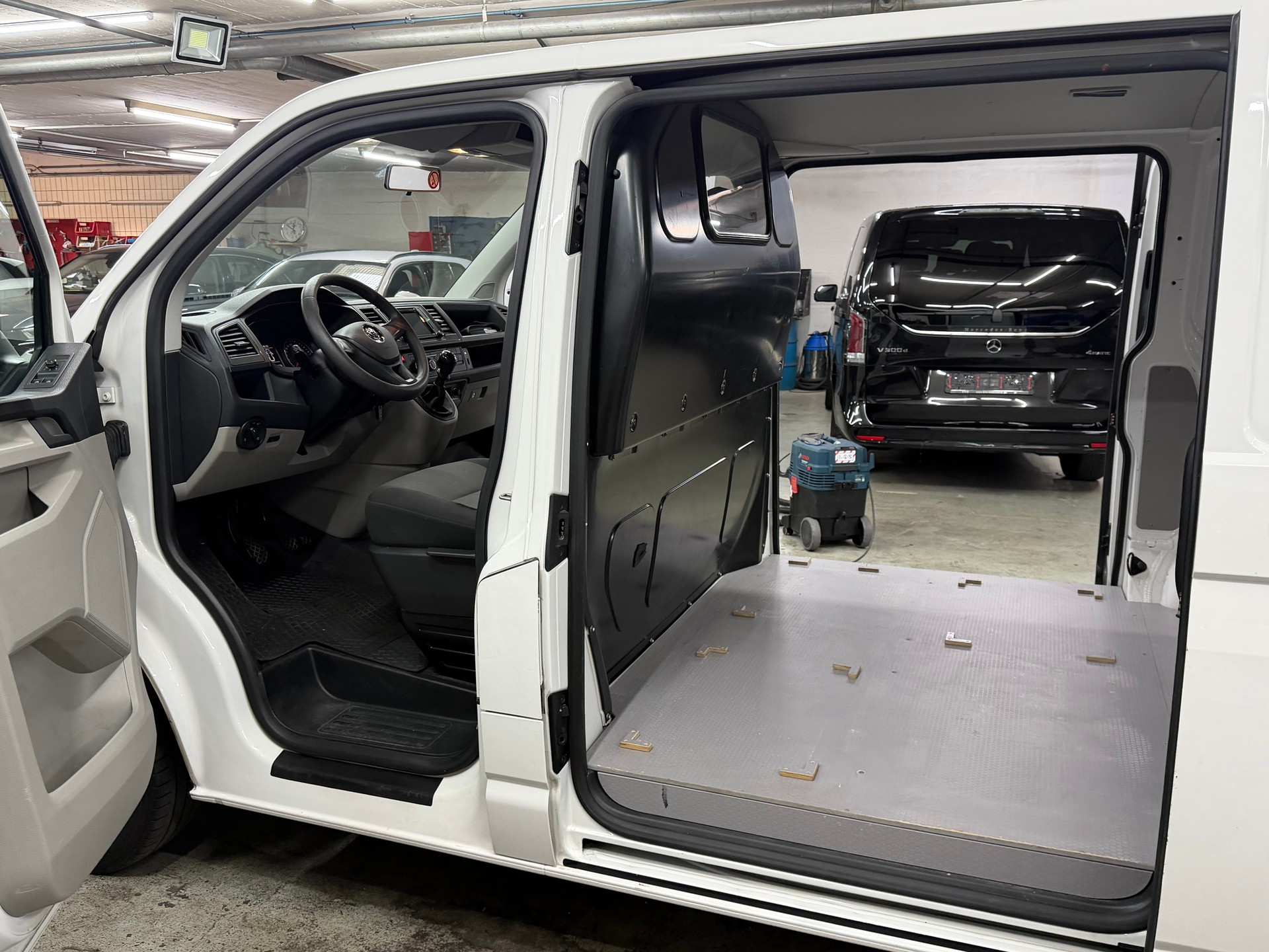 VW T6 2.0 TDI Entry-image-5