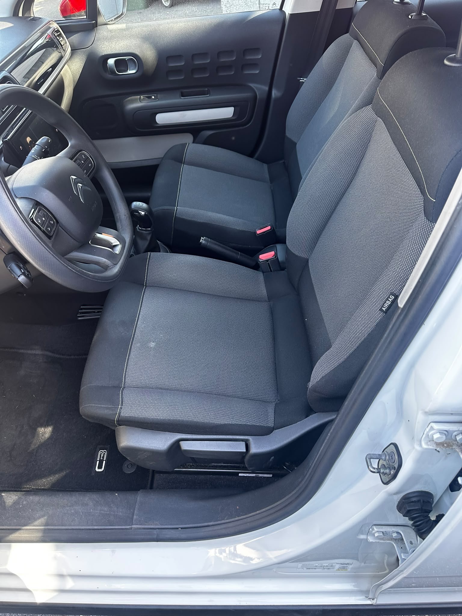 CITROEN C3 1.2i PureTech Shine-image-6
