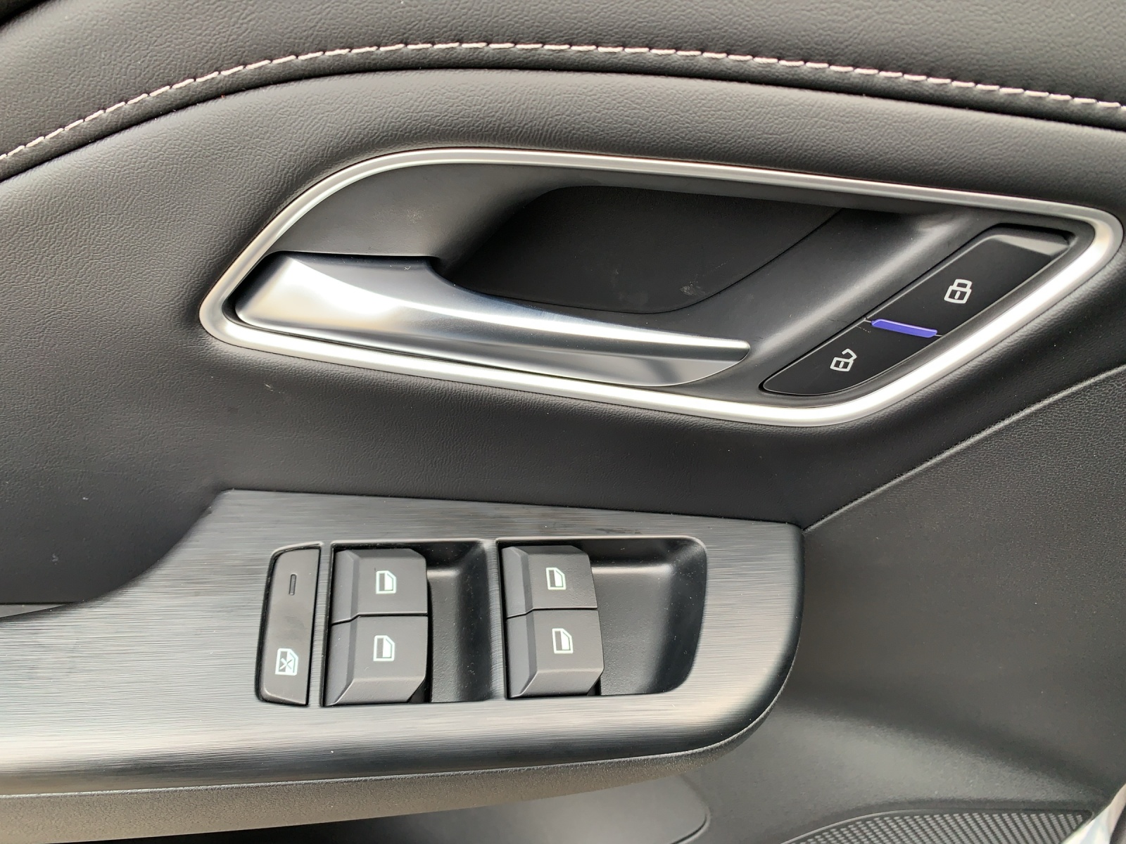 MG ZS 1.5 Hybrid+ Luxury-image-4