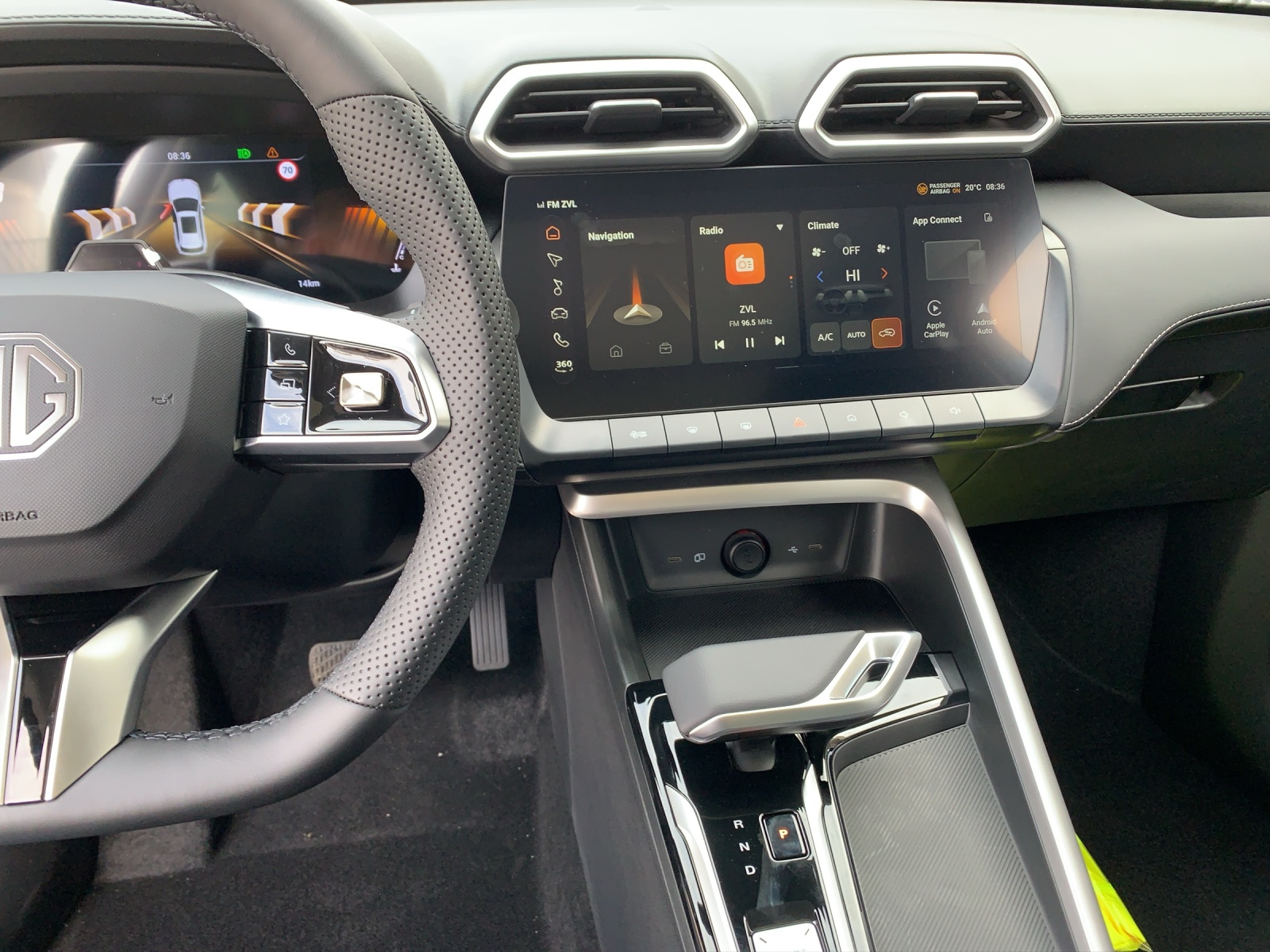 MG ZS 1.5 Hybrid+ Luxury-image-7
