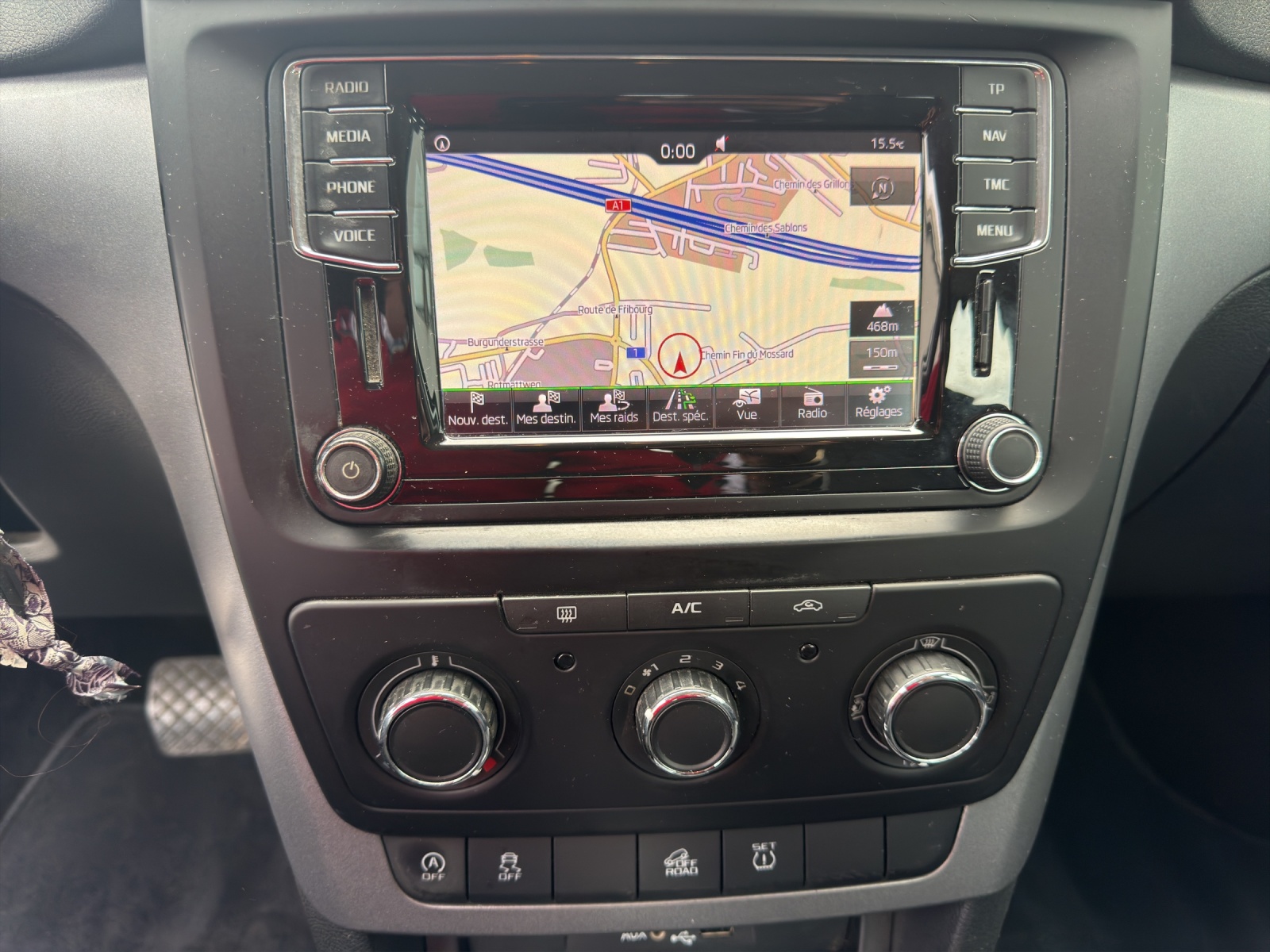 SKODA Yeti 1.4 TSI Style 4x4 DSG-image-14