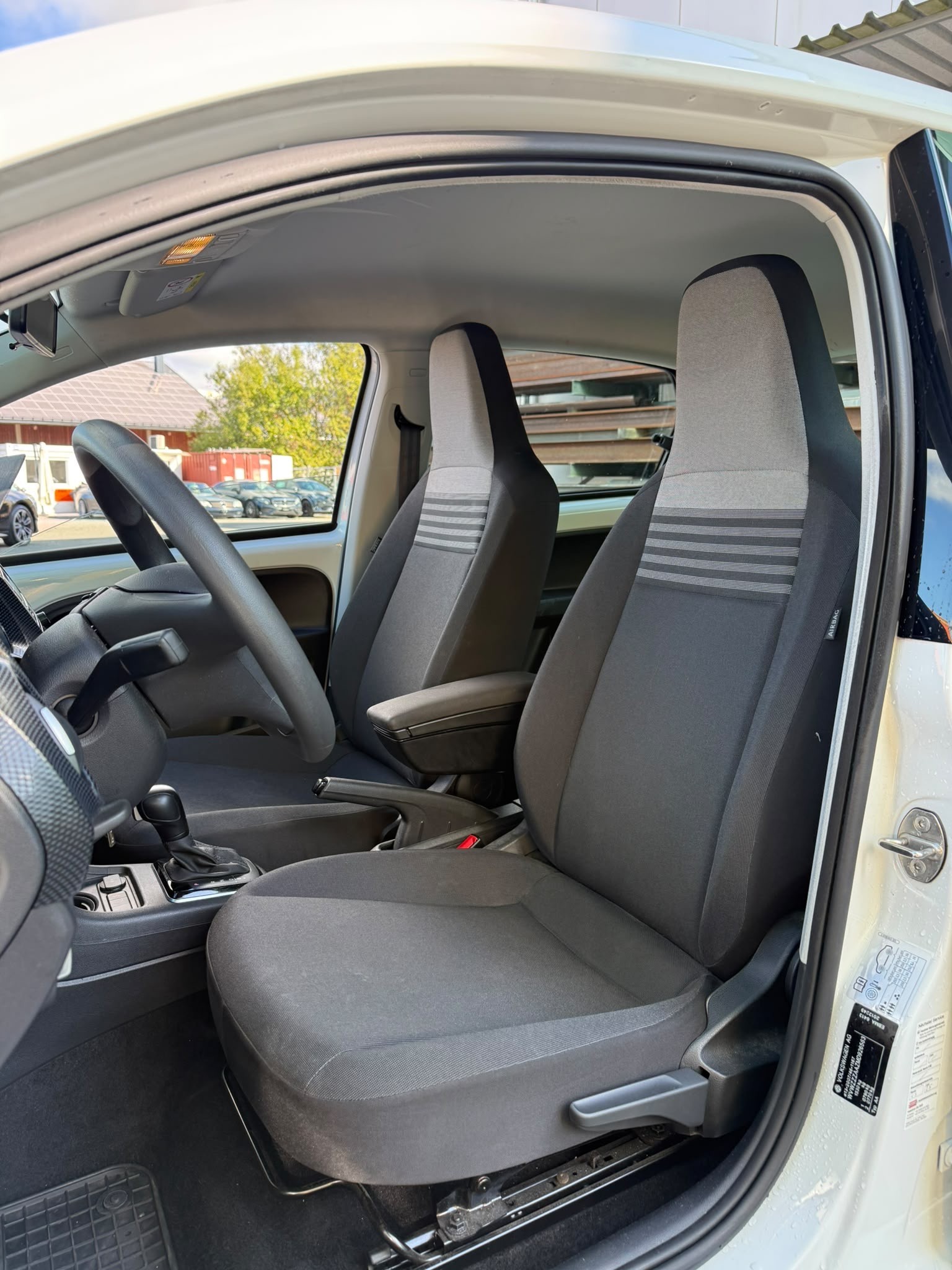 VW e-Up-image-8