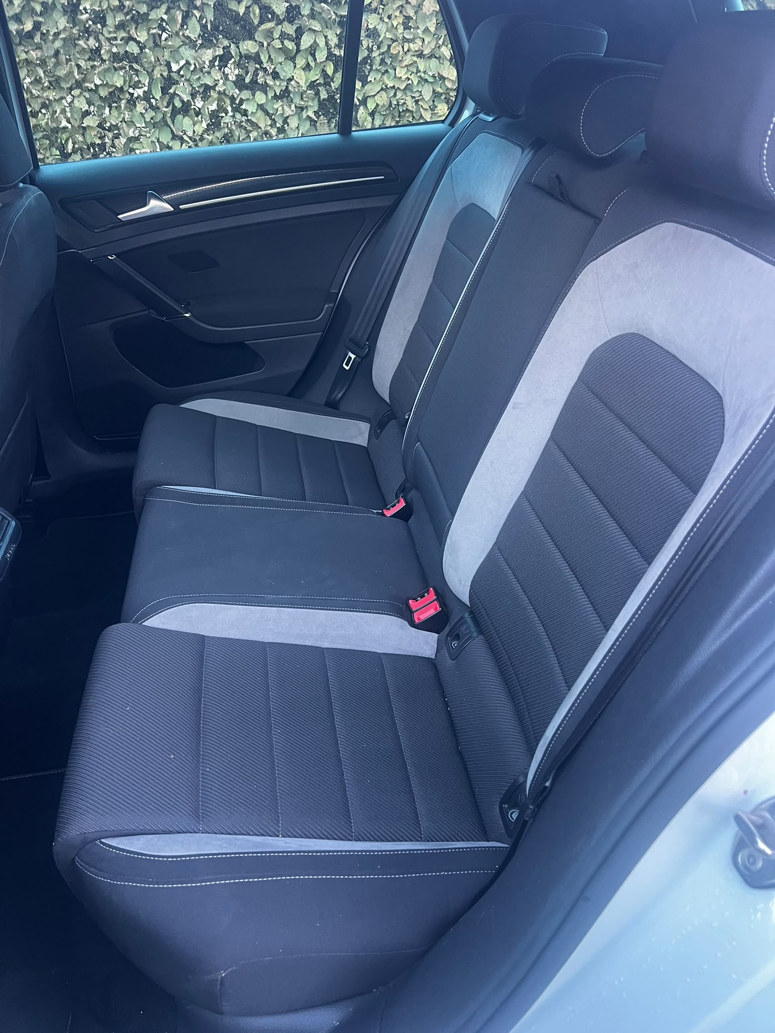 VW Golf 2.0 TSI R 4Motion DSG-image-15