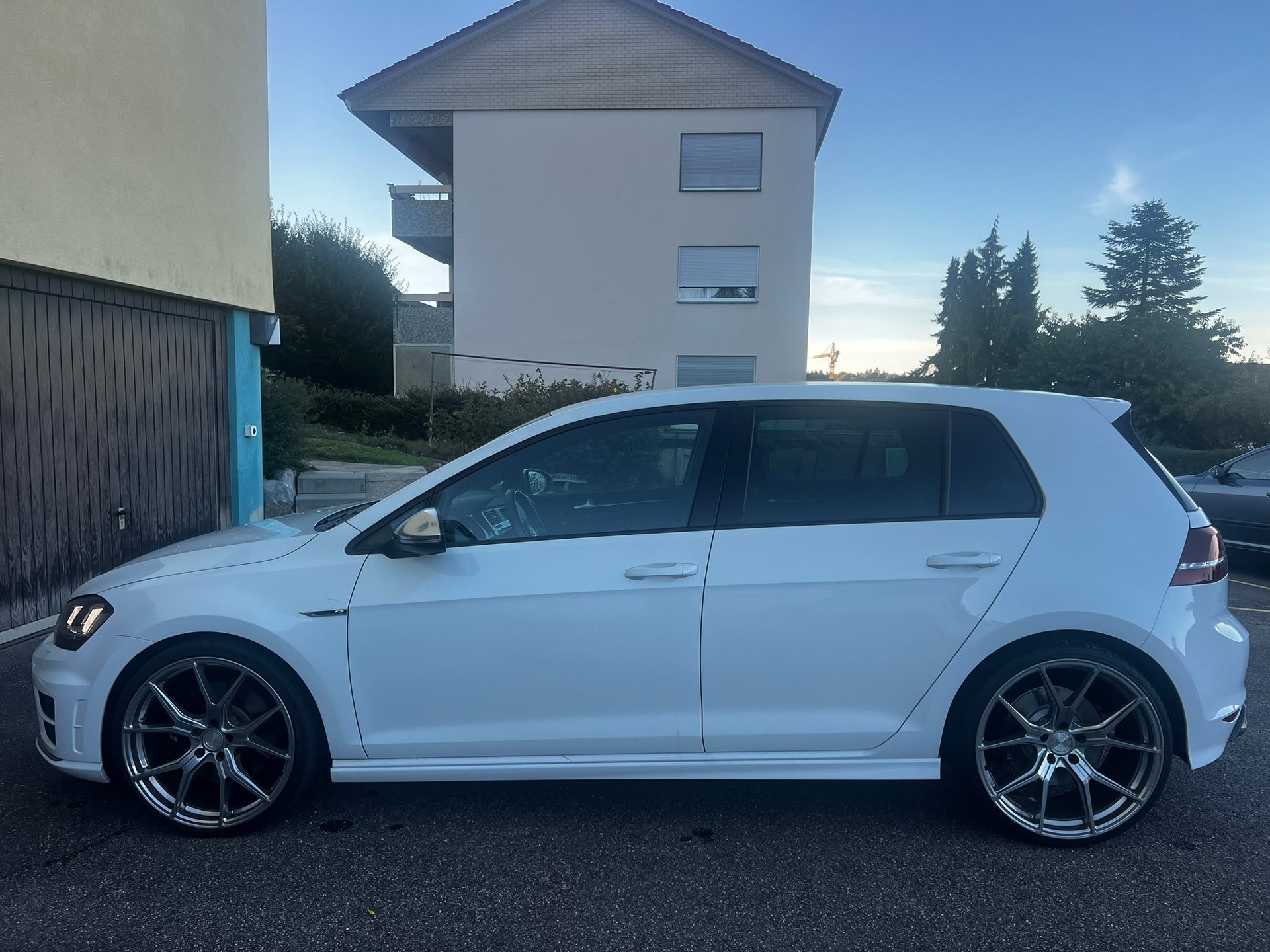 VW Golf 2.0 TSI R 4Motion DSG-image-4