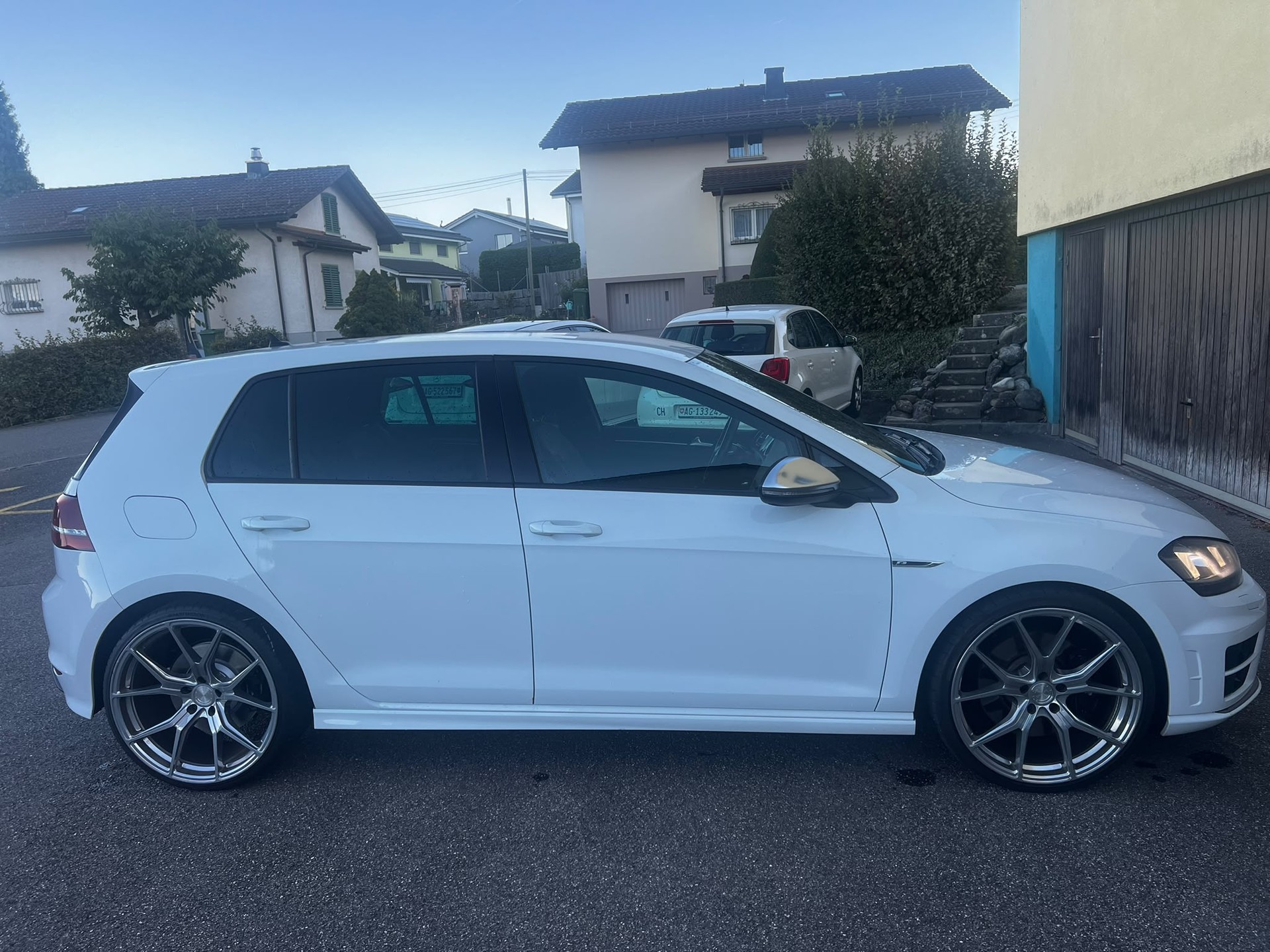 VW Golf 2.0 TSI R 4Motion DSG-image-3