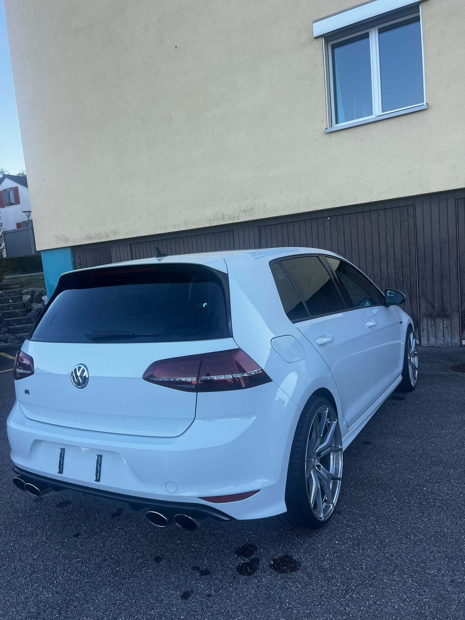 VW Golf 2.0 TSI R 4Motion DSG-image-6