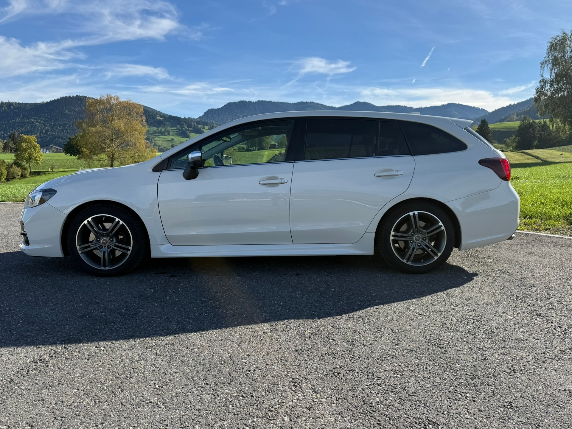 SUBARU Levorg 1.6DIT Luxury S AWD Lineartronic-image-10