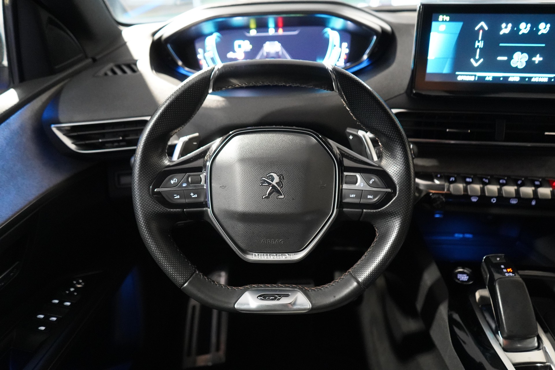 PEUGEOT 3008 1.6 Plug-in Hybrid4 GT-image-8