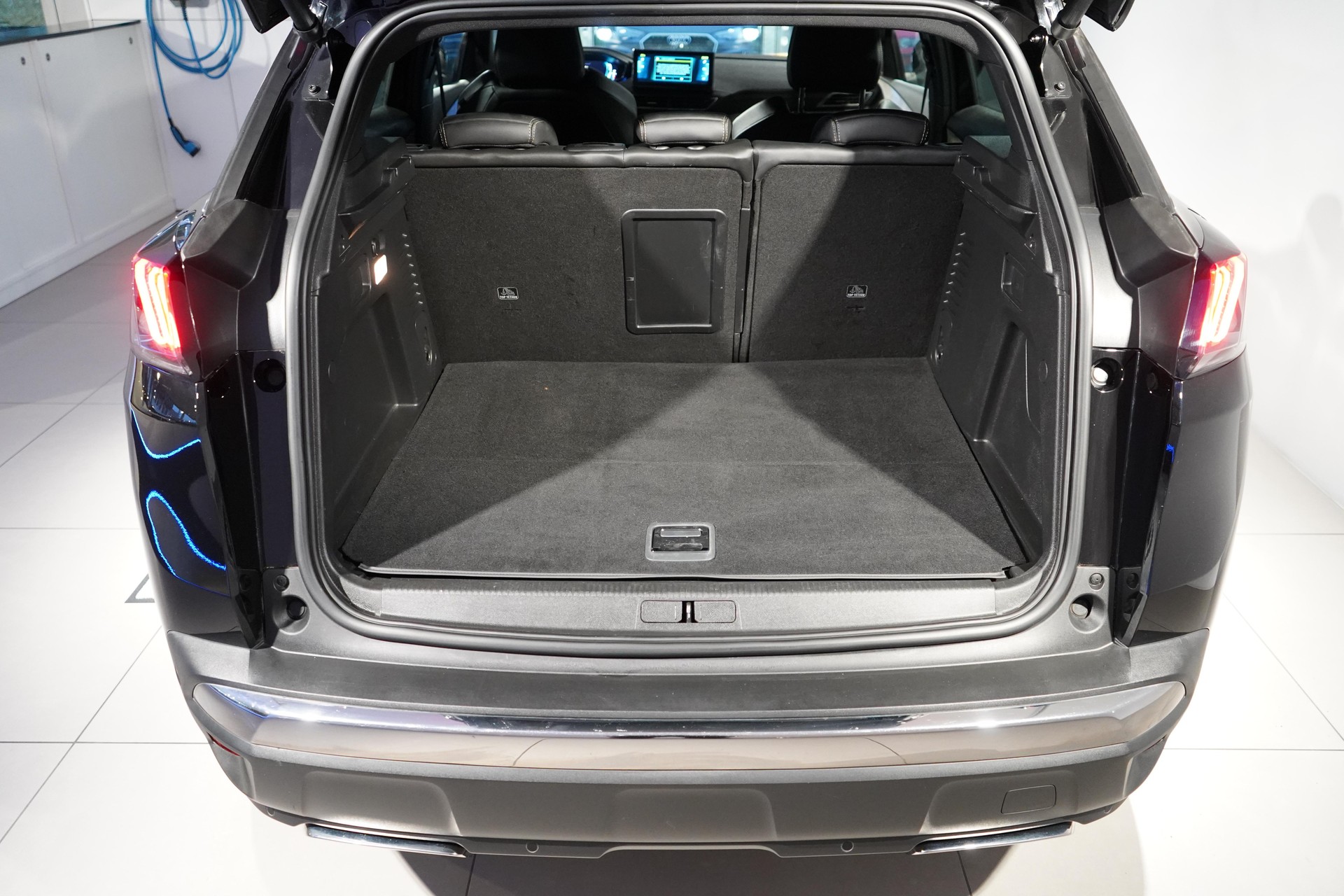 PEUGEOT 3008 1.6 Plug-in Hybrid4 GT-image-5
