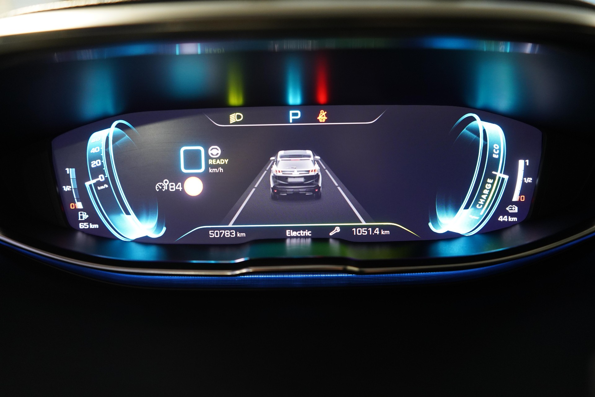 PEUGEOT 3008 1.6 Plug-in Hybrid4 GT-showroom-element-1