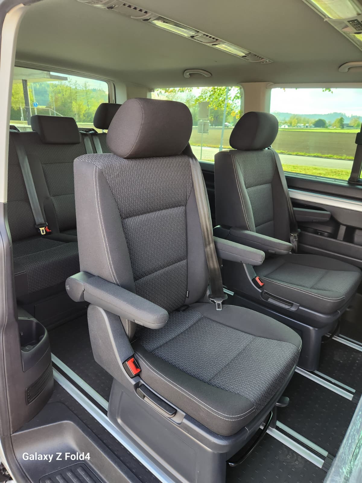 VW 2.0 TDI 150 HL Liberty Multivan-image-5