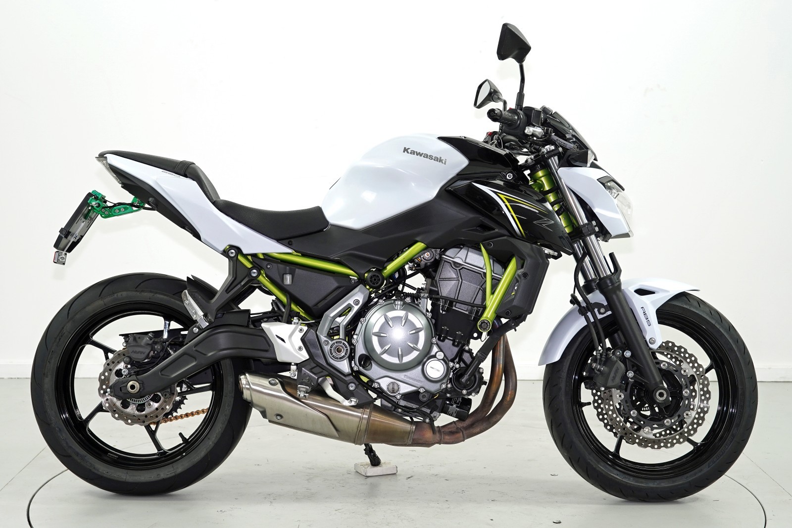 KAWASAKI Z650 ABS-showroom-element-3