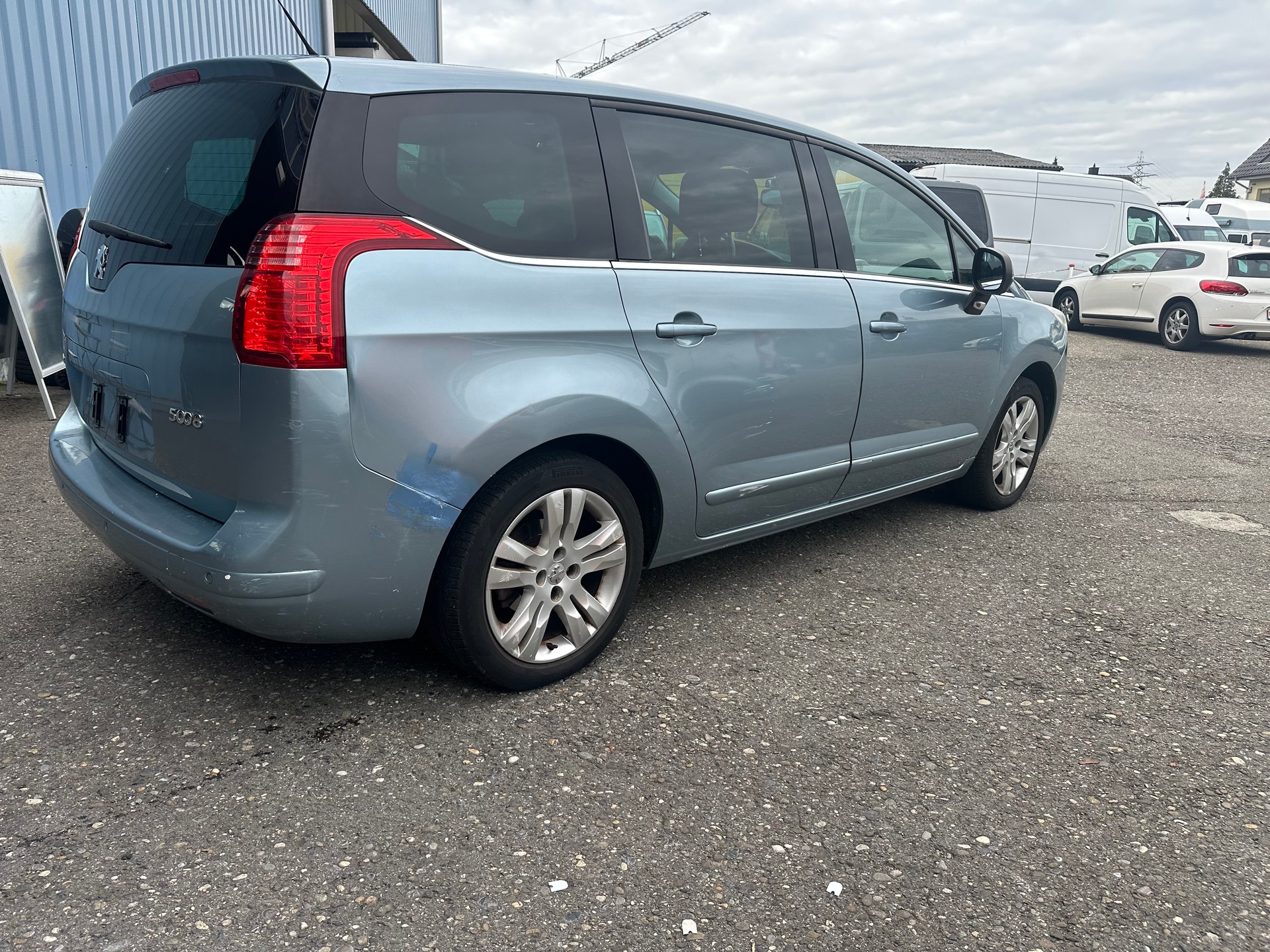 PEUGEOT 5008 1.6 16V T Sport-image-4