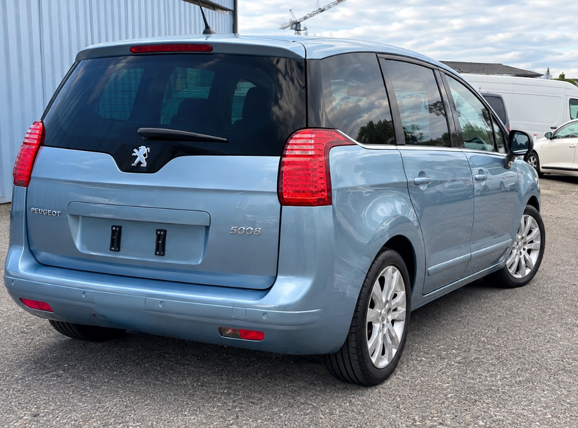 PEUGEOT 5008 1.6 16V T Sport-image-1