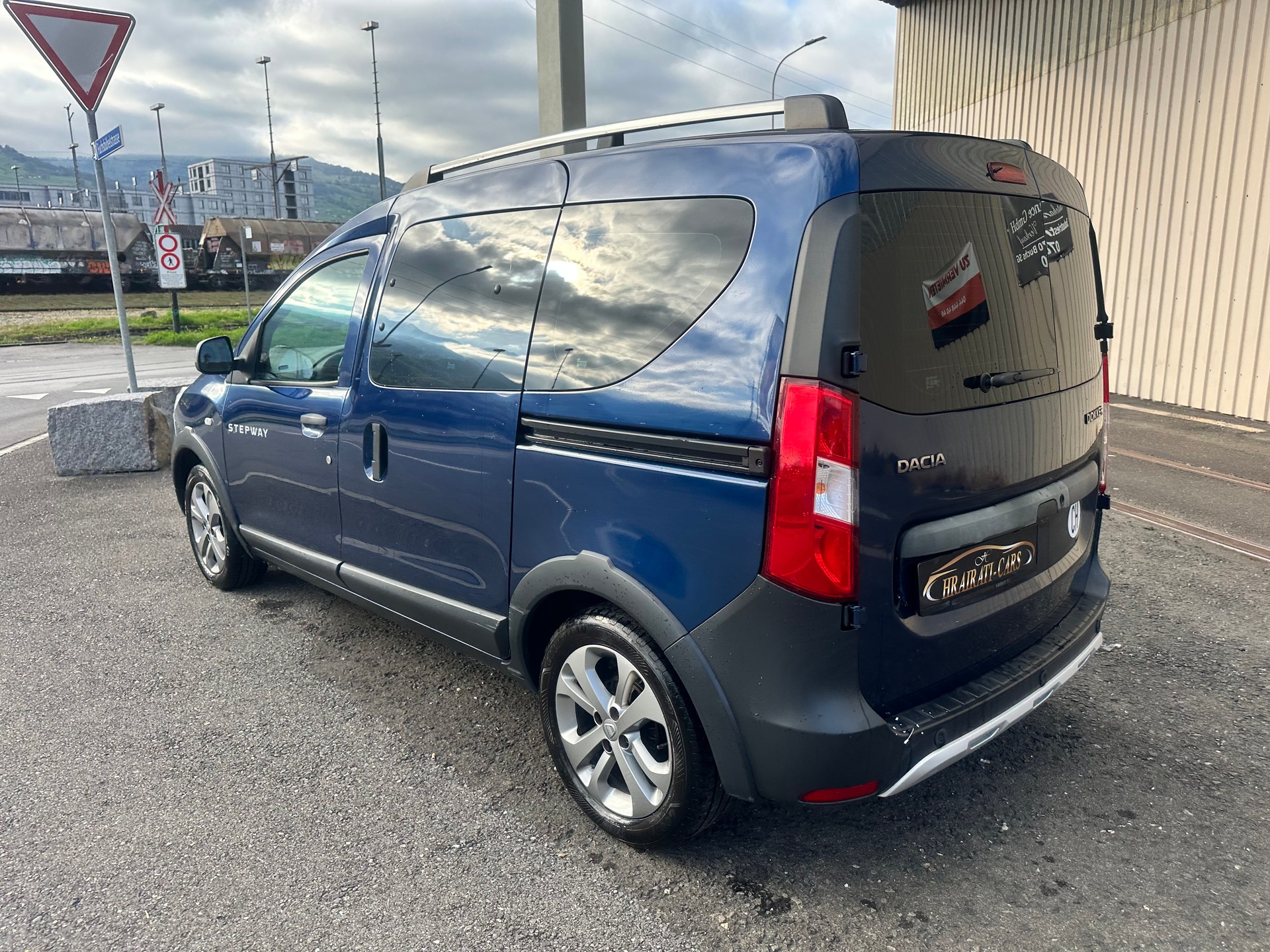 DACIA Dokker 1.2 T Stepway-image-4