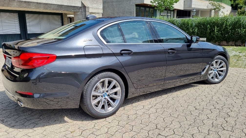 BMW 530e iPerformance Sport Line Steptronic-image-1