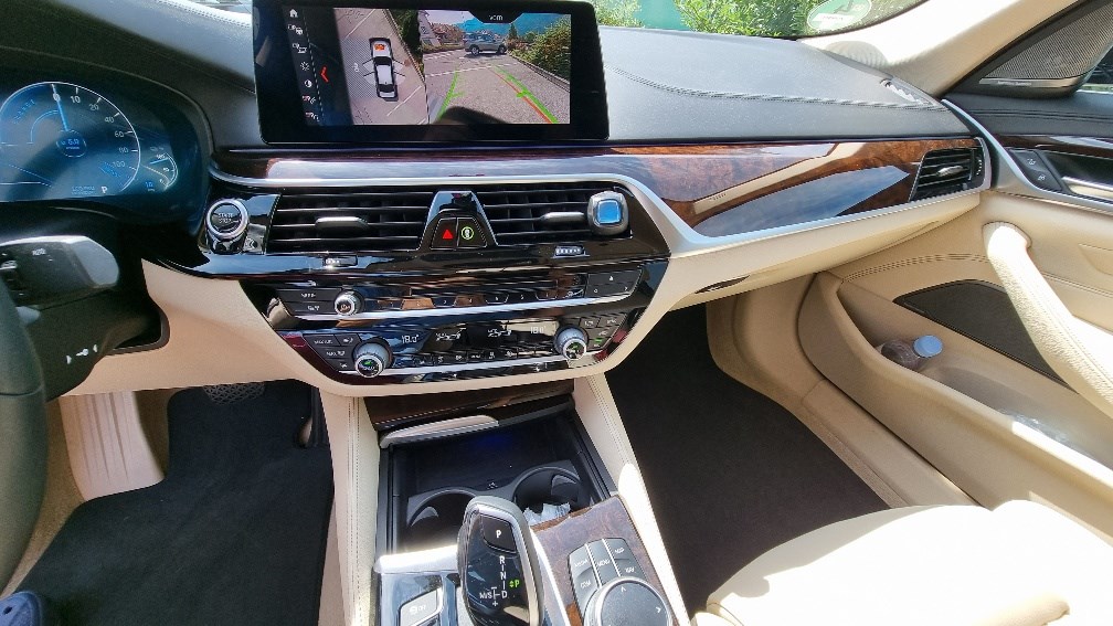 BMW 530e iPerformance Sport Line Steptronic-image-7