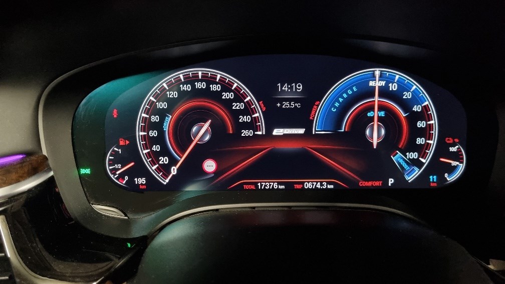 BMW 530e iPerformance Sport Line Steptronic-image-16