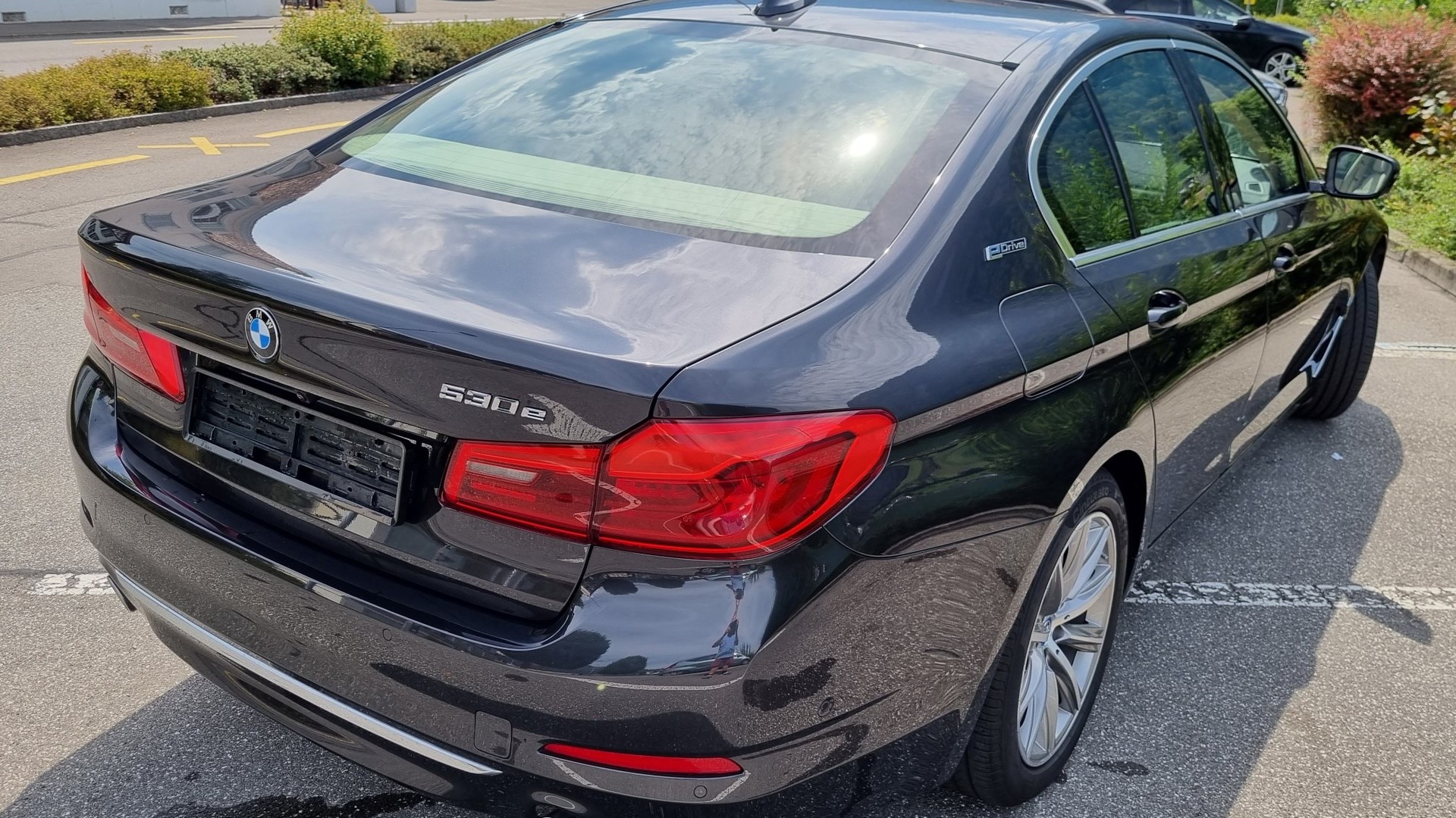 BMW 530e iPerformance Sport Line Steptronic-image-5