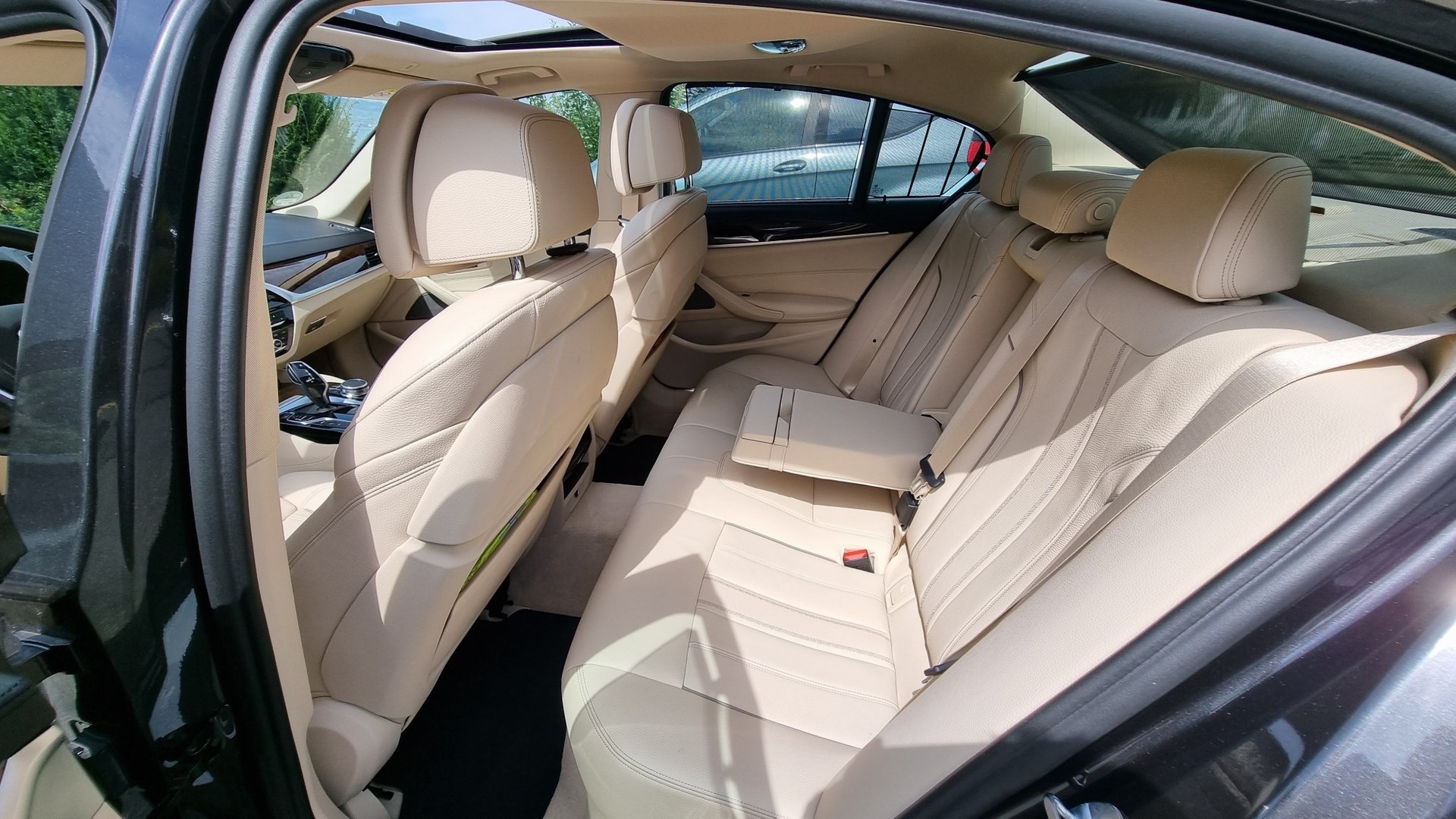BMW 530e iPerformance Sport Line Steptronic-image-9