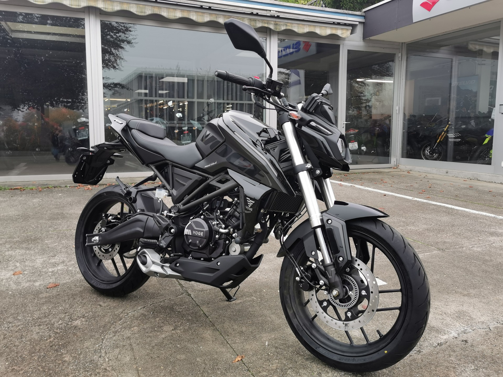VOGE 125 R ABS-showroom-element-1