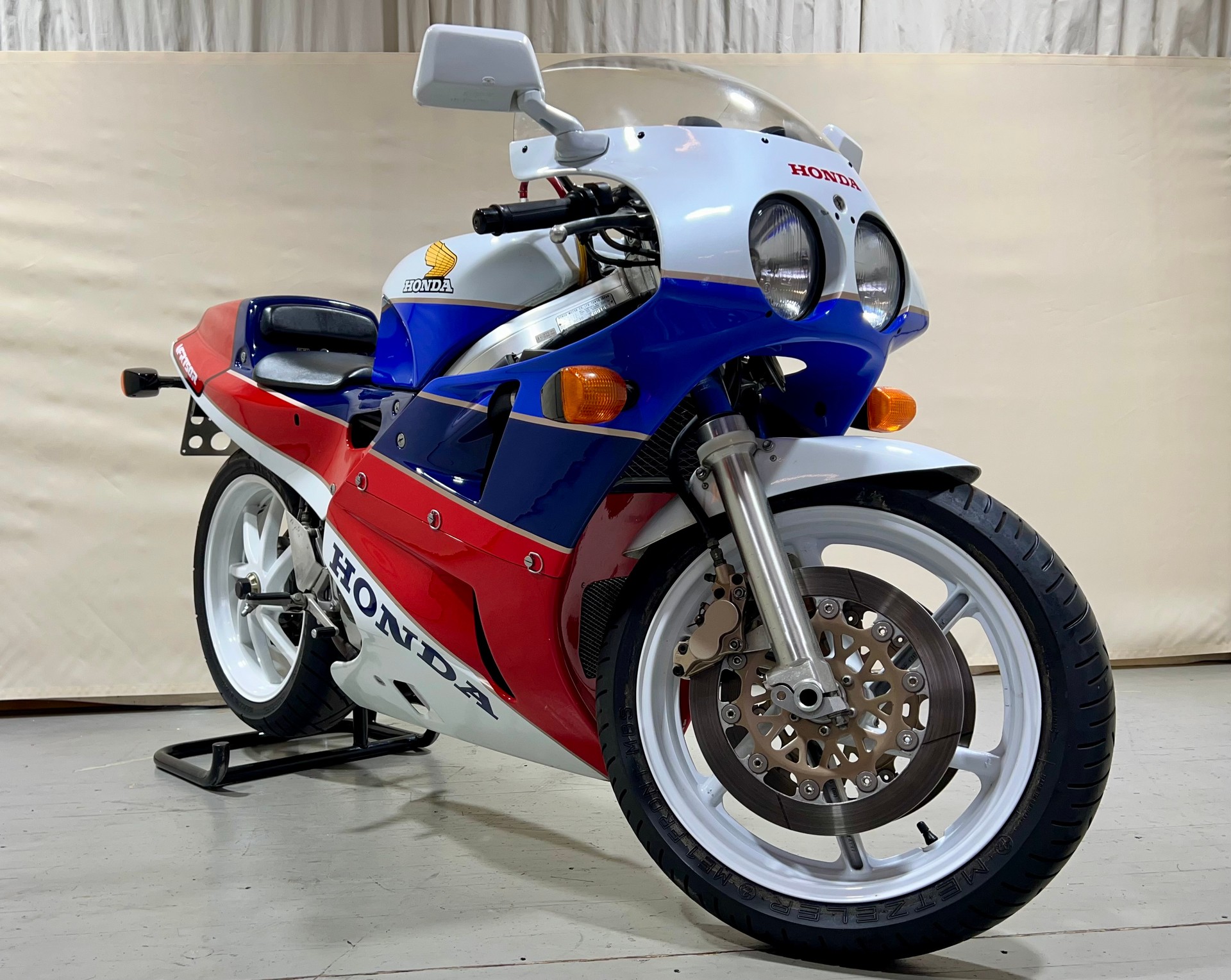 HONDA VFR 750 R - RC30-image-8