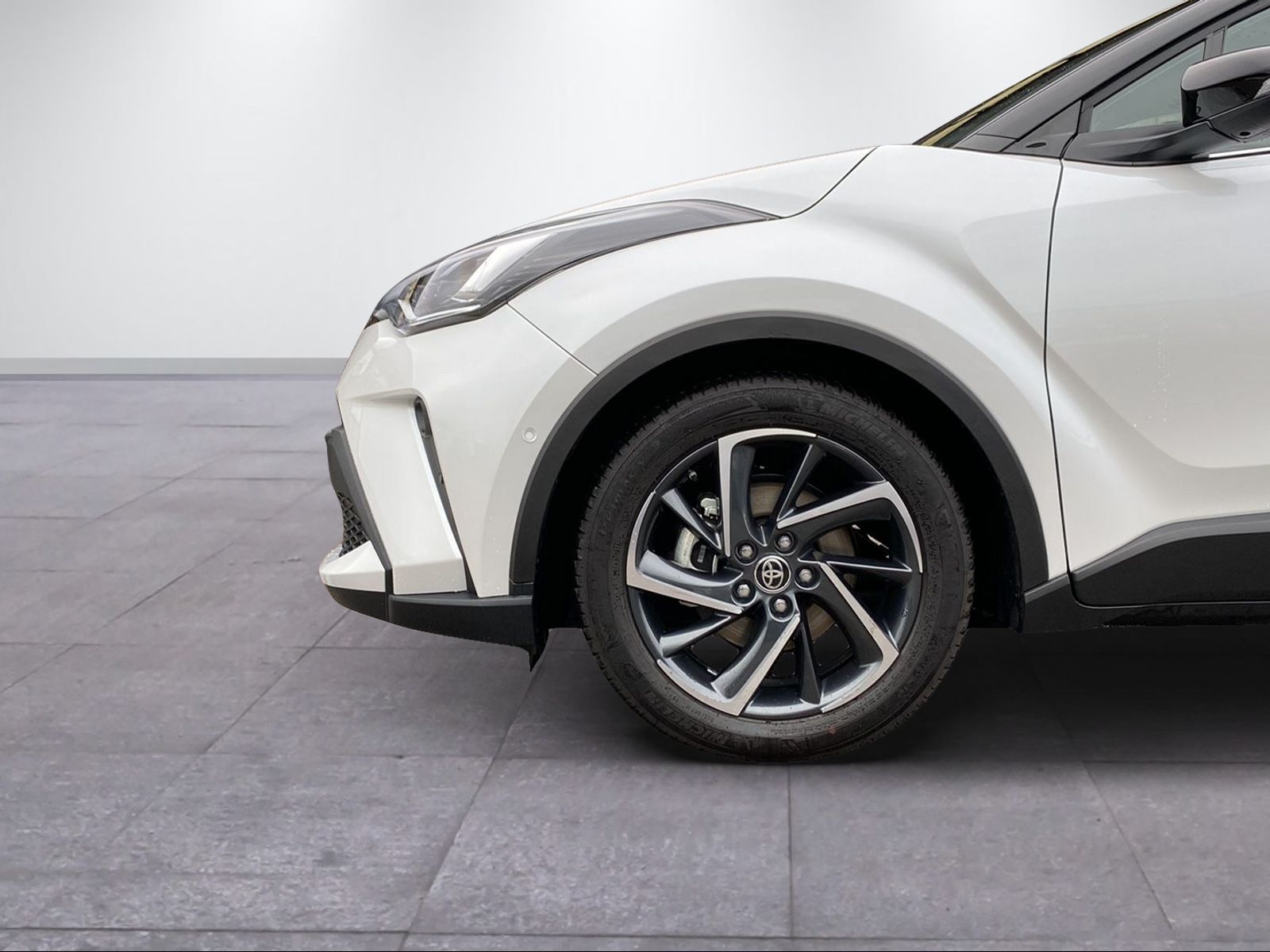 TOYOTA C-HR 2.0 VVTi HSD Move-image-2