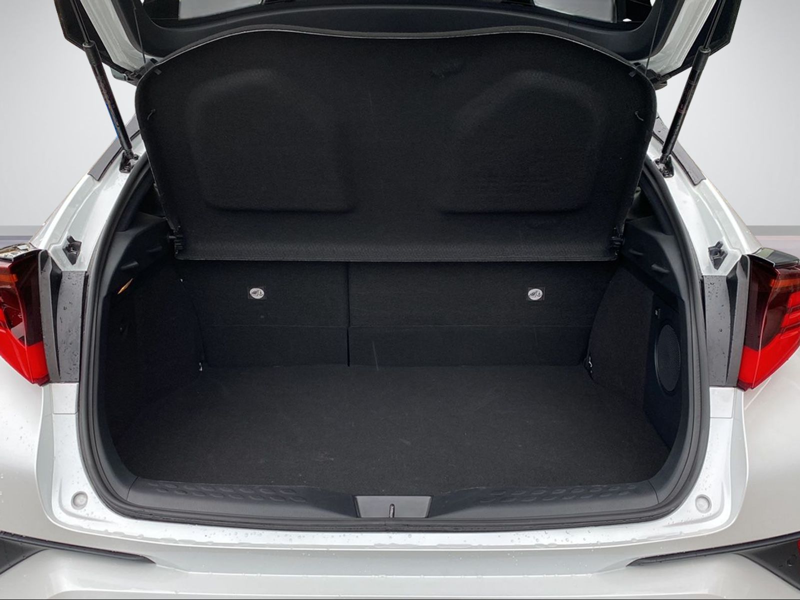 TOYOTA C-HR 2.0 VVTi HSD Move-image-5