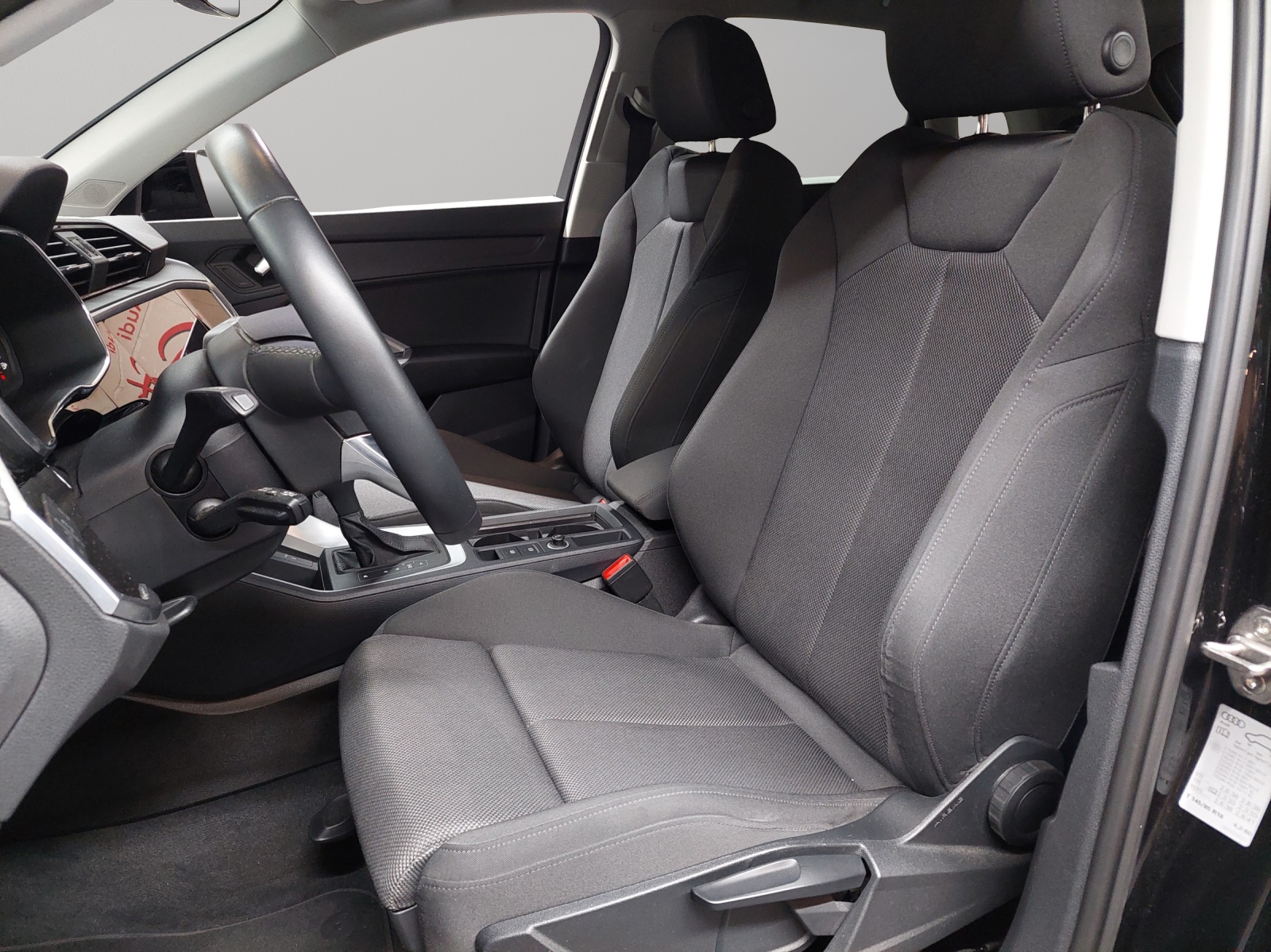 AUDI Q3 35 TDI S line quattro S-tronic-image-5