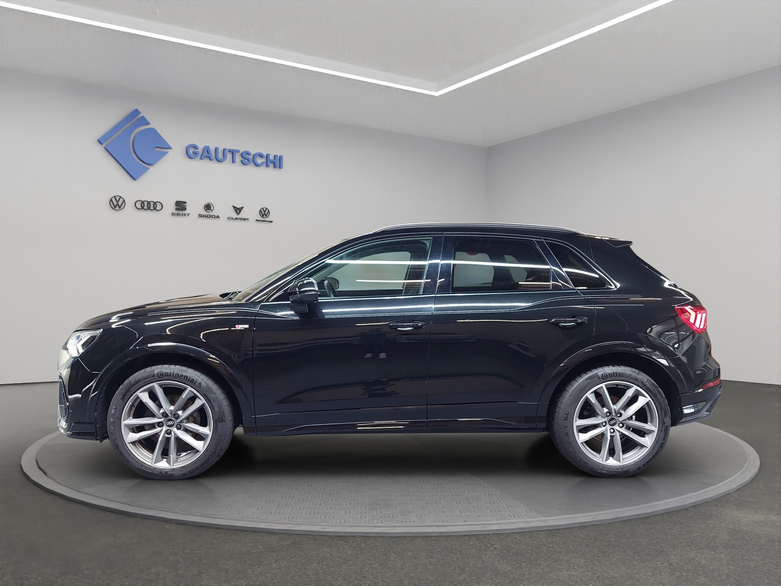 AUDI Q3 35 TDI S line quattro S-tronic-image-1