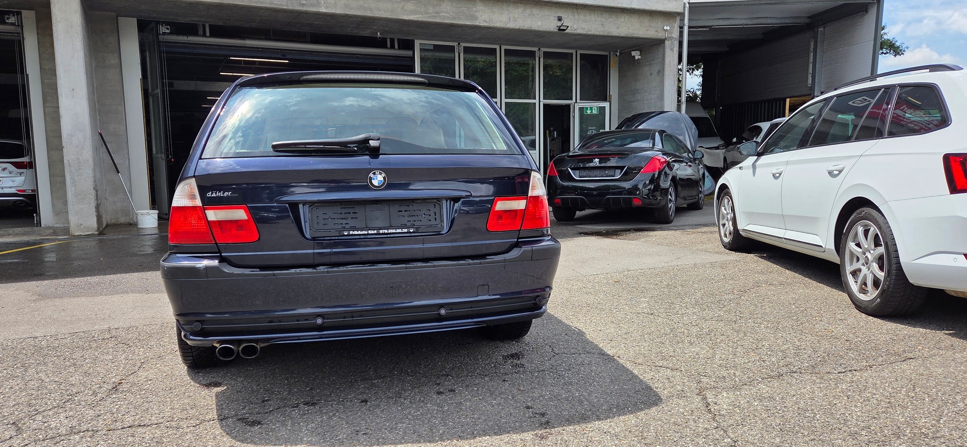 BMW 325xi Touring-image-7