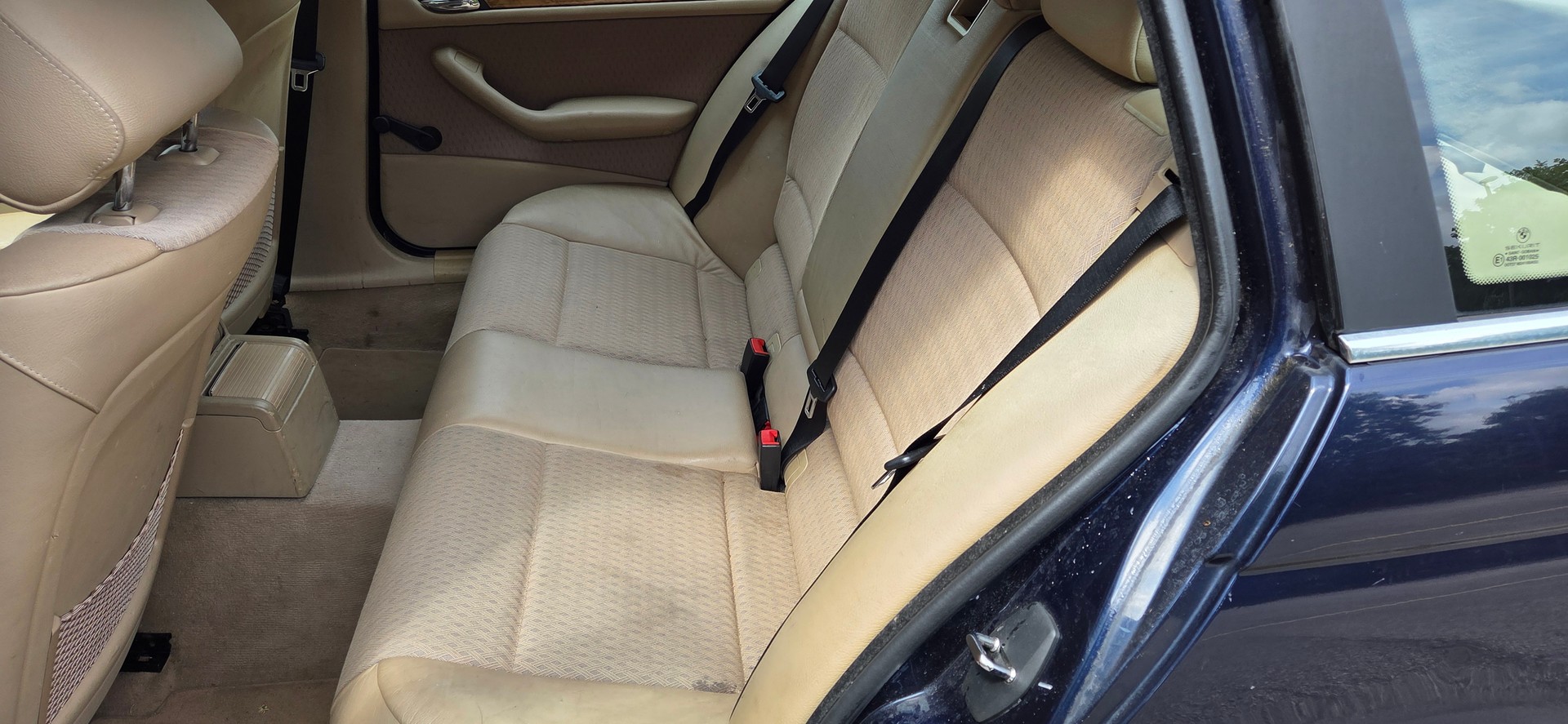 BMW 325xi Touring-image-12