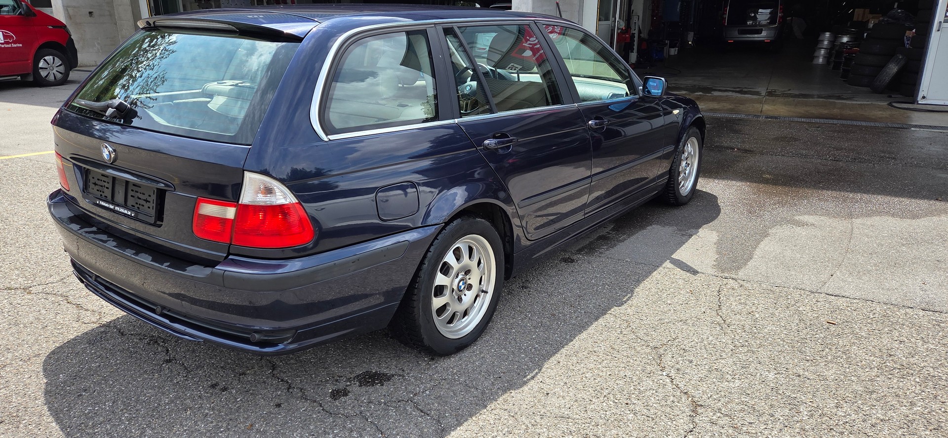 BMW 325xi Touring-image-8
