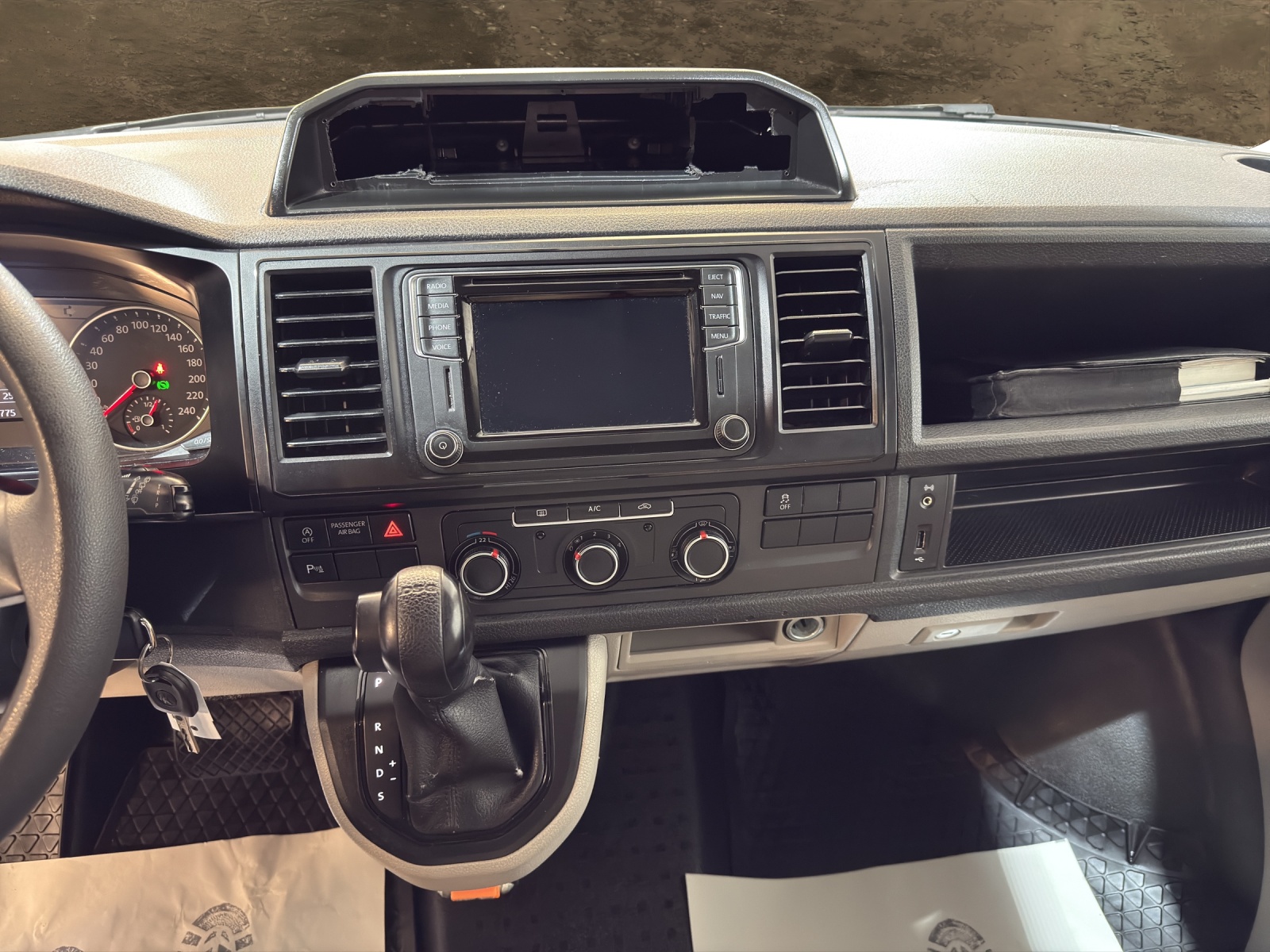 VW T6 2.0 Bi-TDI 4Motion DSG-image-6