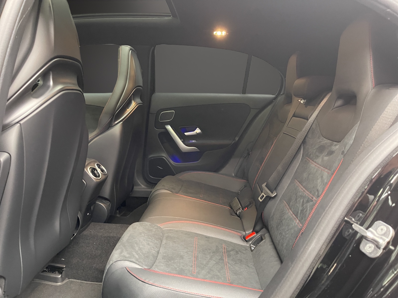 MERCEDES-BENZ A 35 AMG 4Matic 8G-DCT-image-10