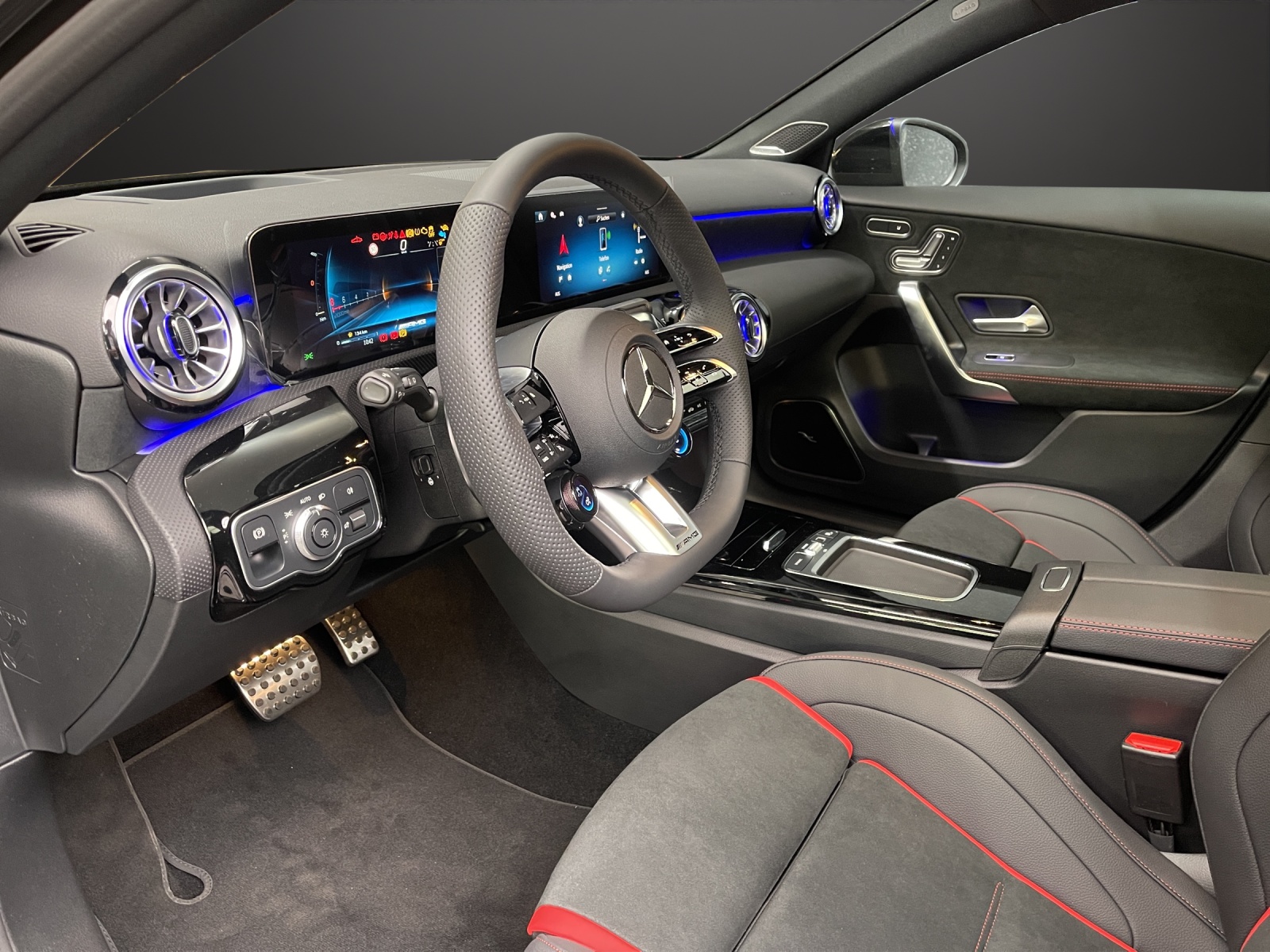 MERCEDES-BENZ A 35 AMG 4Matic 8G-DCT-image-7