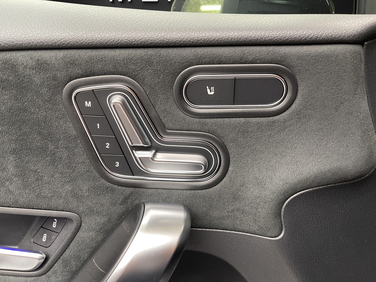 MERCEDES-BENZ A 35 AMG 4Matic 8G-DCT-image-12