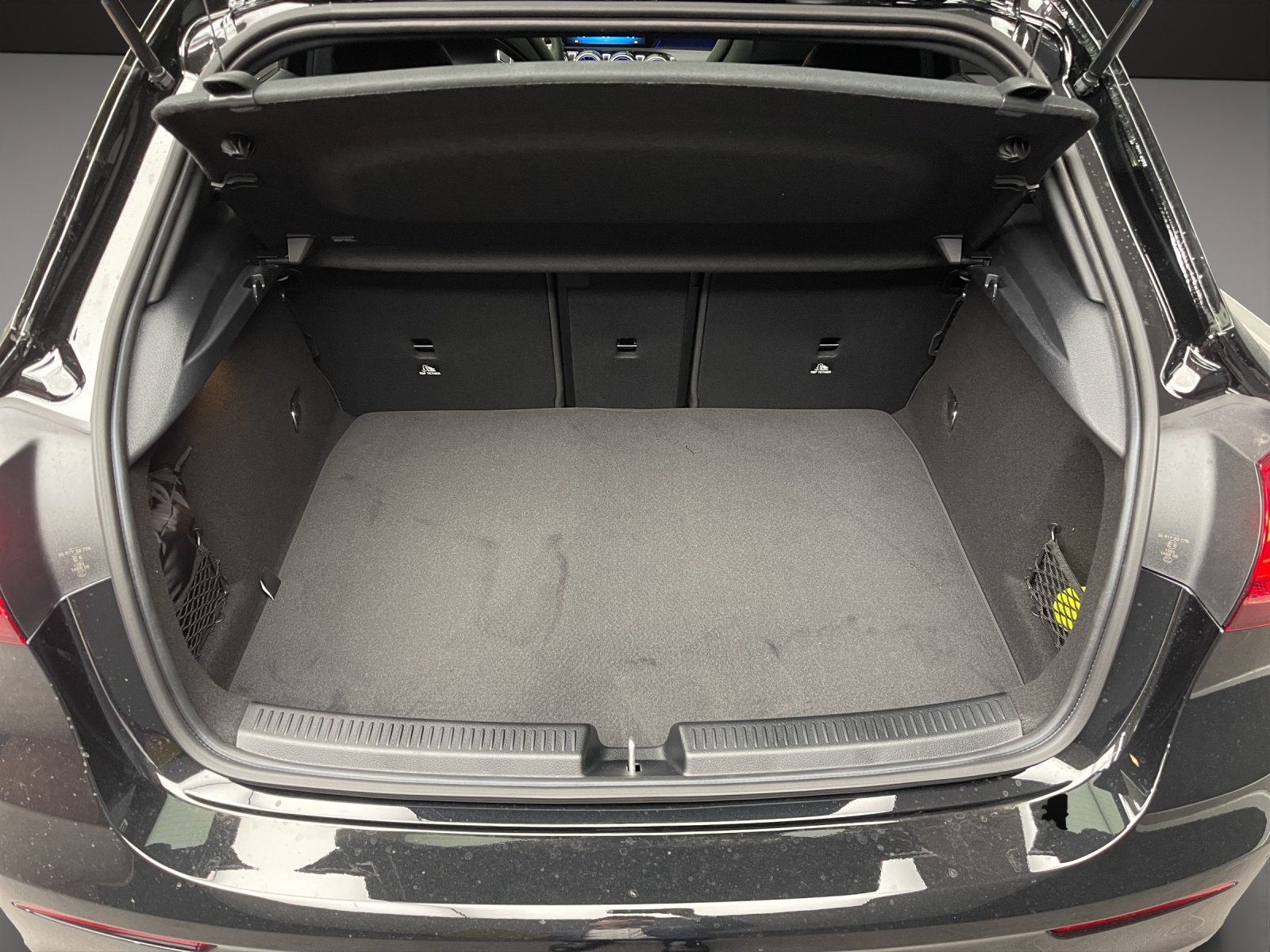MERCEDES-BENZ A 35 AMG 4Matic 8G-DCT-image-5