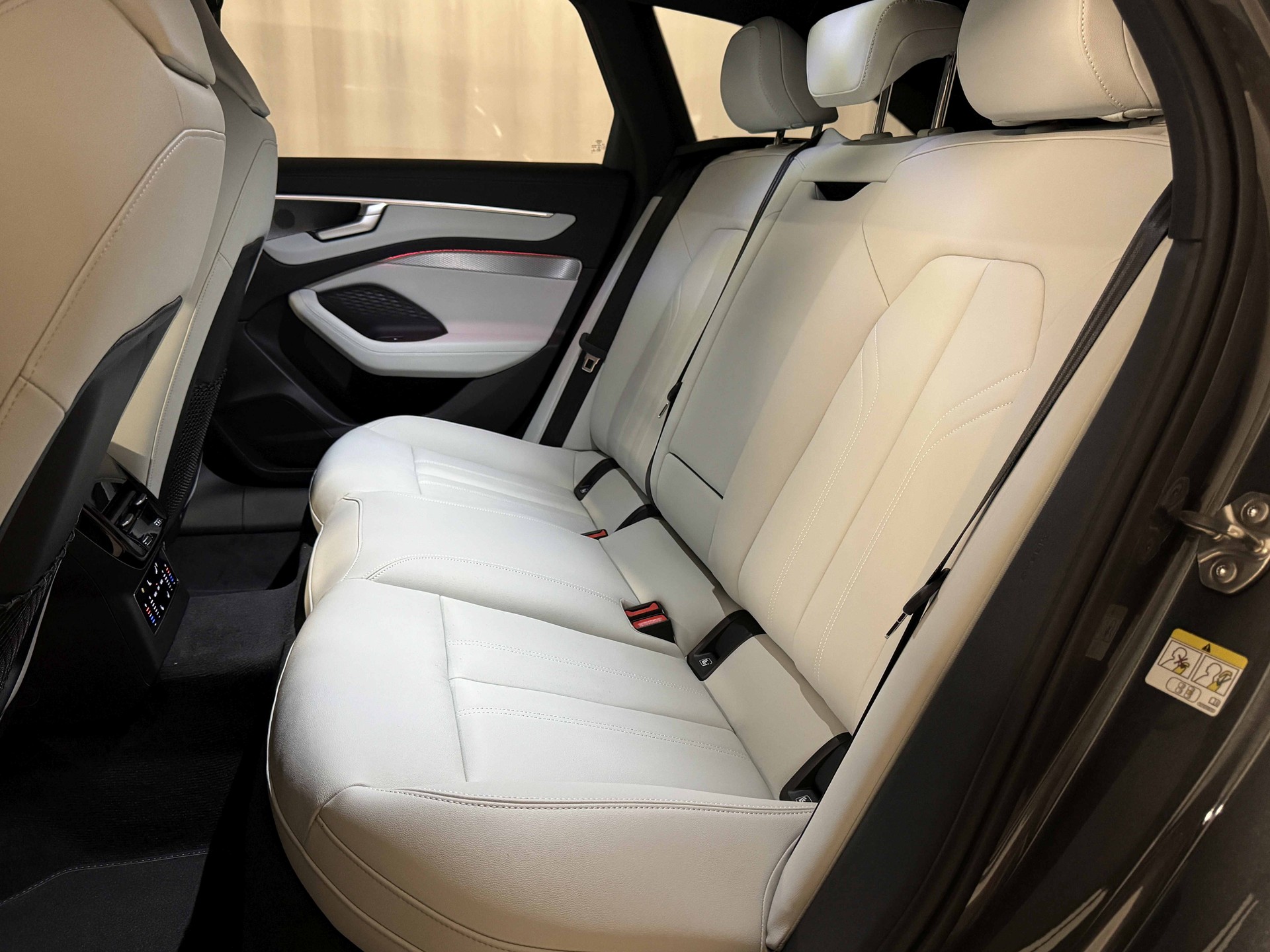 AUDI A6 Avant TDI quattro 150 kW S tronic-image-10