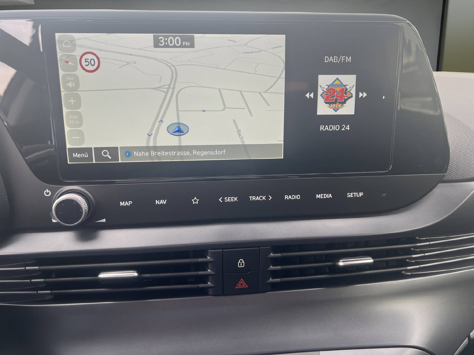 HYUNDAI i20 1.0 T-GDi Amplia-image-11