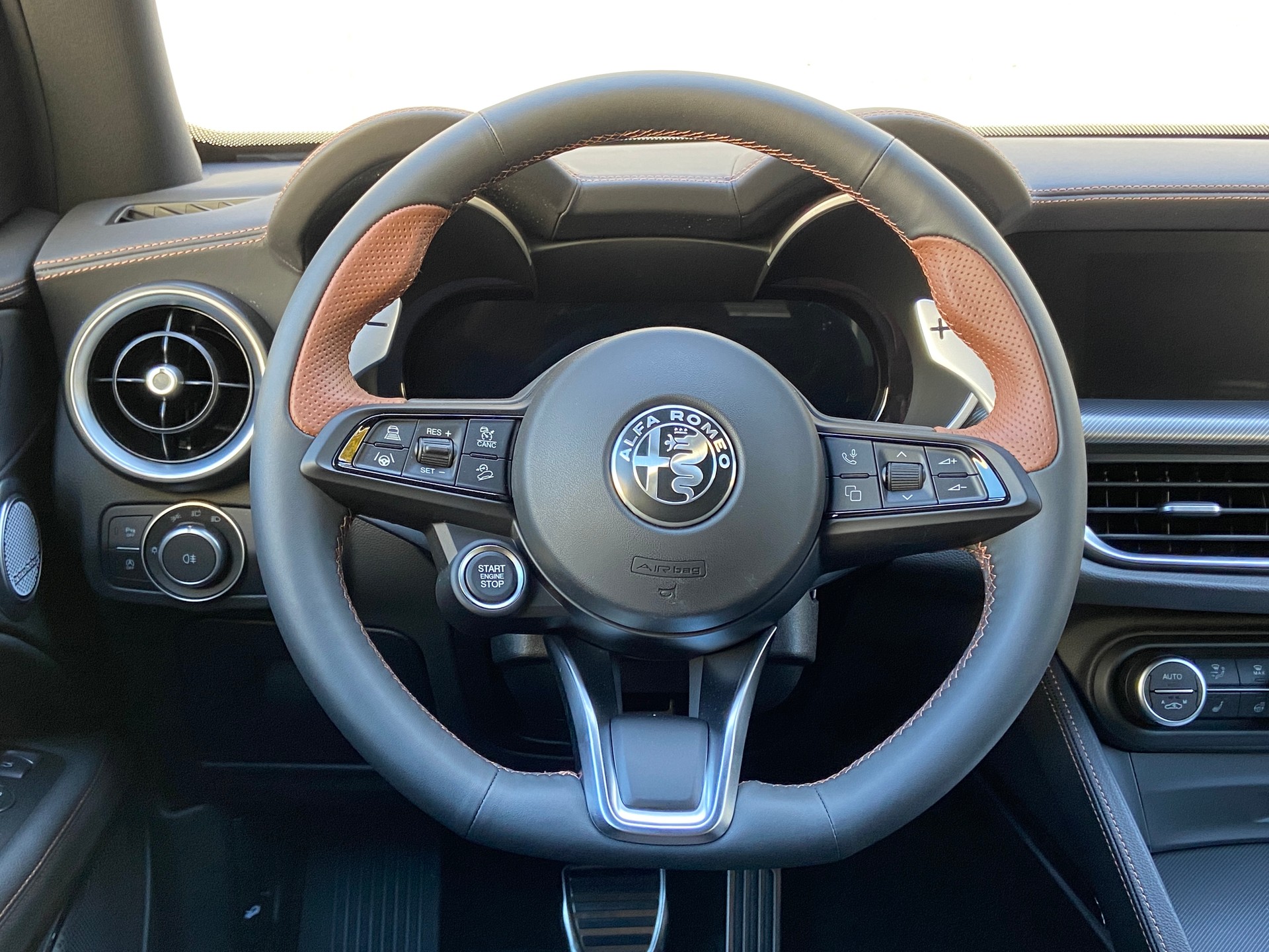 ALFA ROMEO Stelvio 2.0 Intensa Sky Q4 AT8-image-11